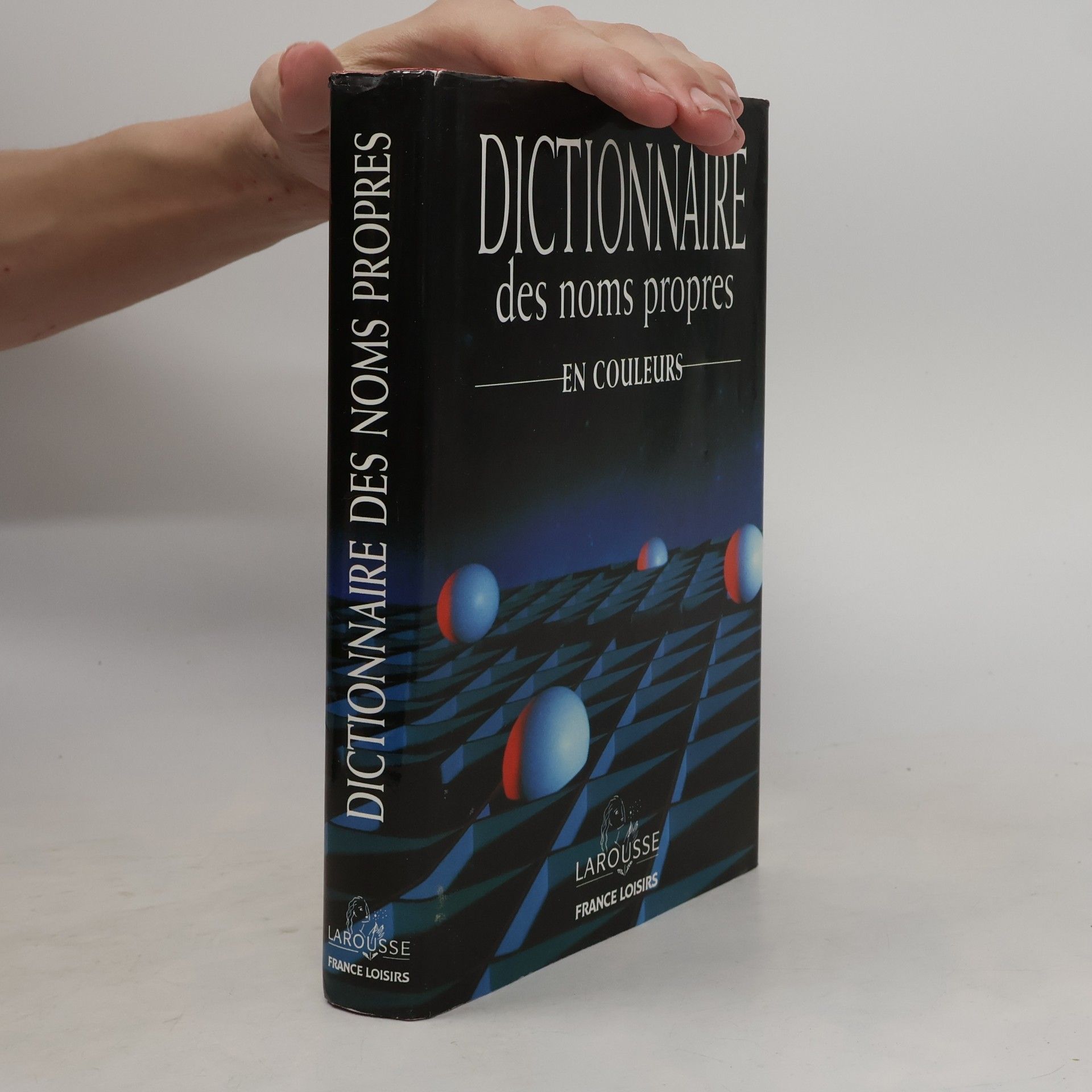 n/a Dictionnaire des noms propres en couleurs