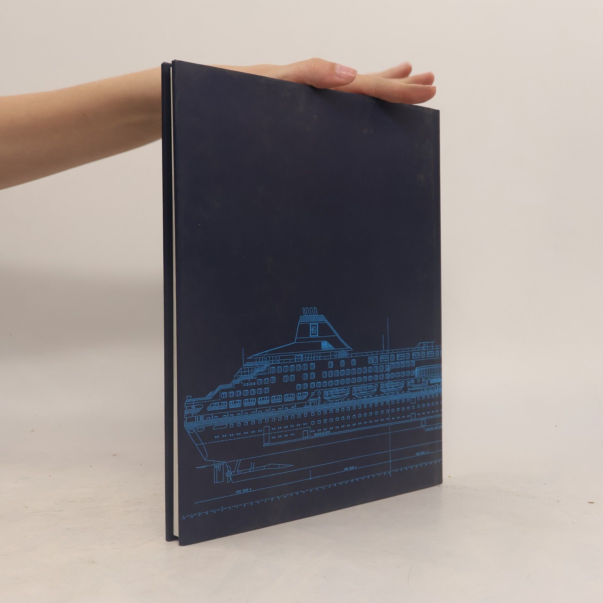 kolektiv 2 + 1 = 1. Länger, größer, schöner. Wie die Lloyd Werft drei Kreuzfahrtschiffe der Norwegian Cruise Line umbaute