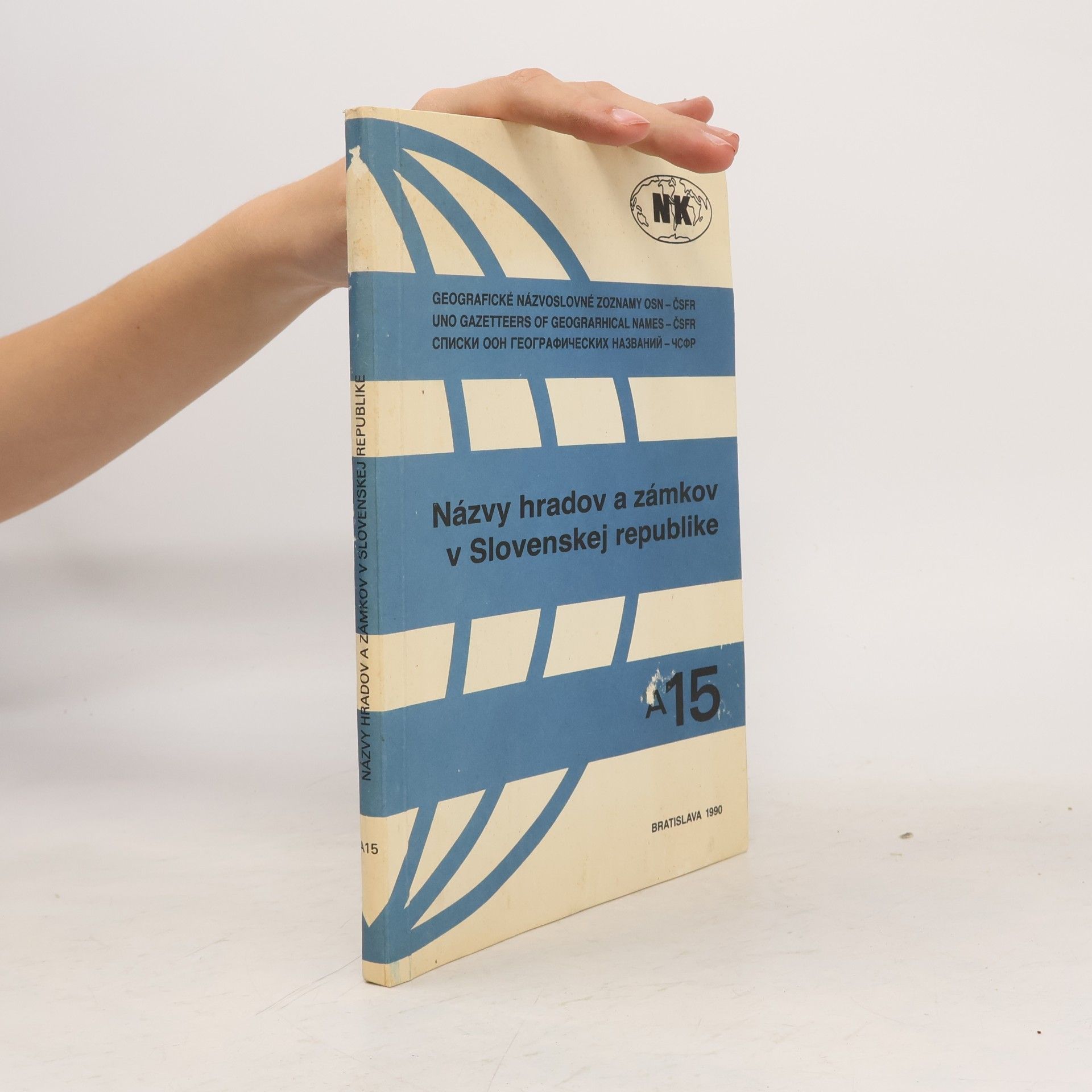 Various authors Názvy hradov a zámkov v Slovenskej republike