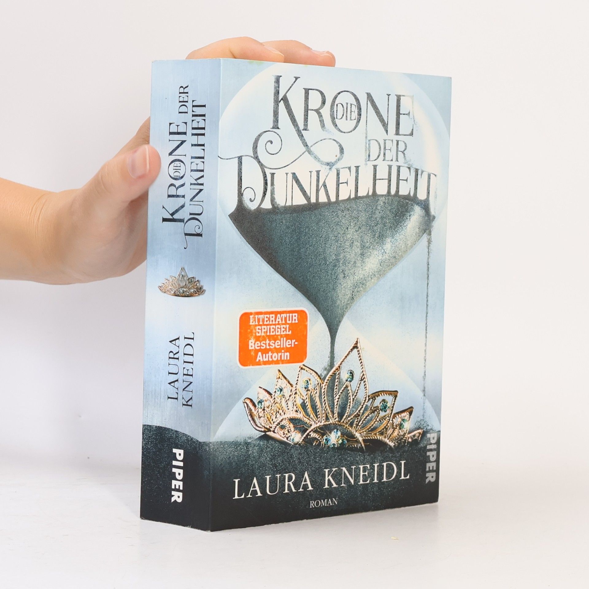 Laura Kneidl Die Krone der Dunkelheit