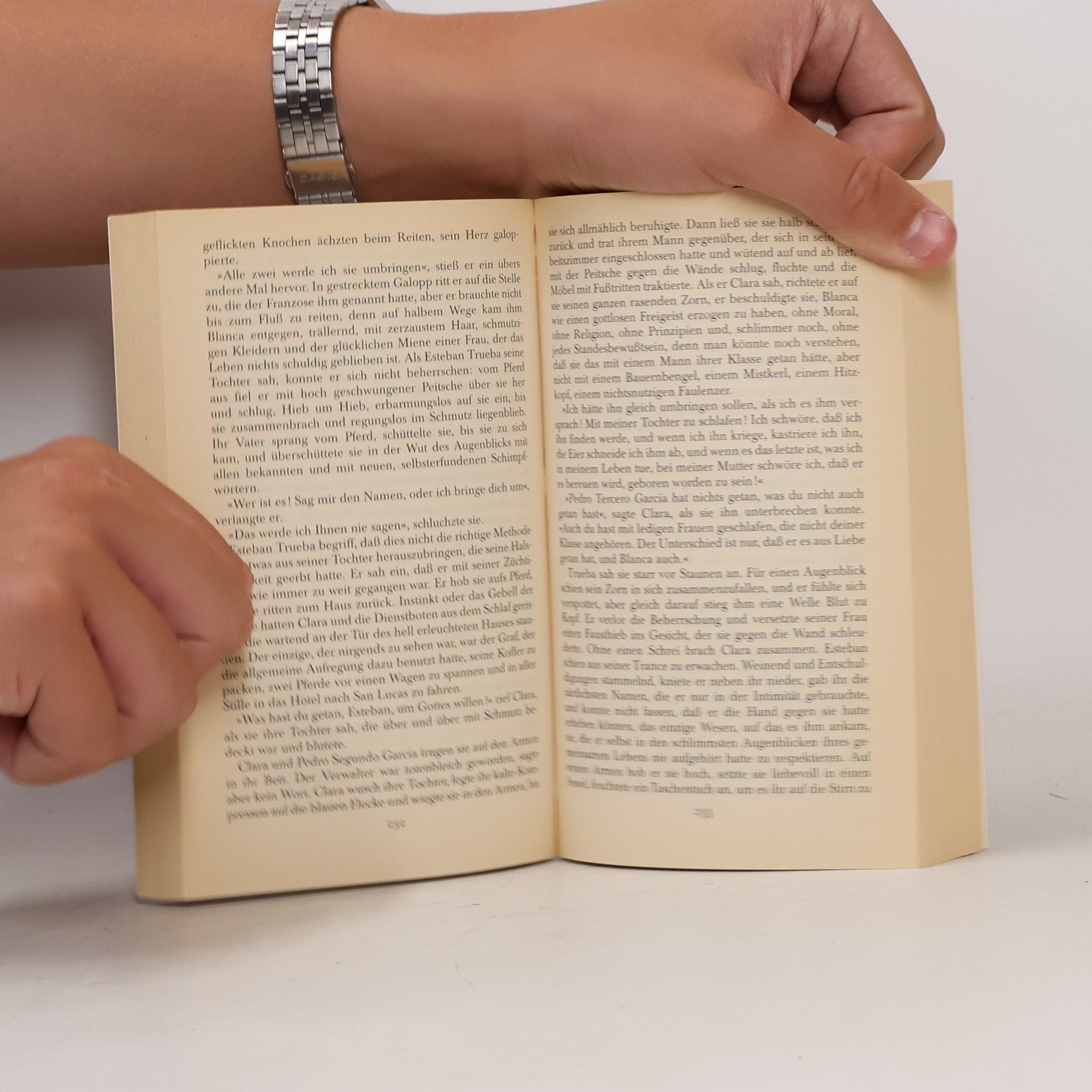 Isabel Allende Das Geisterhaus : Roman