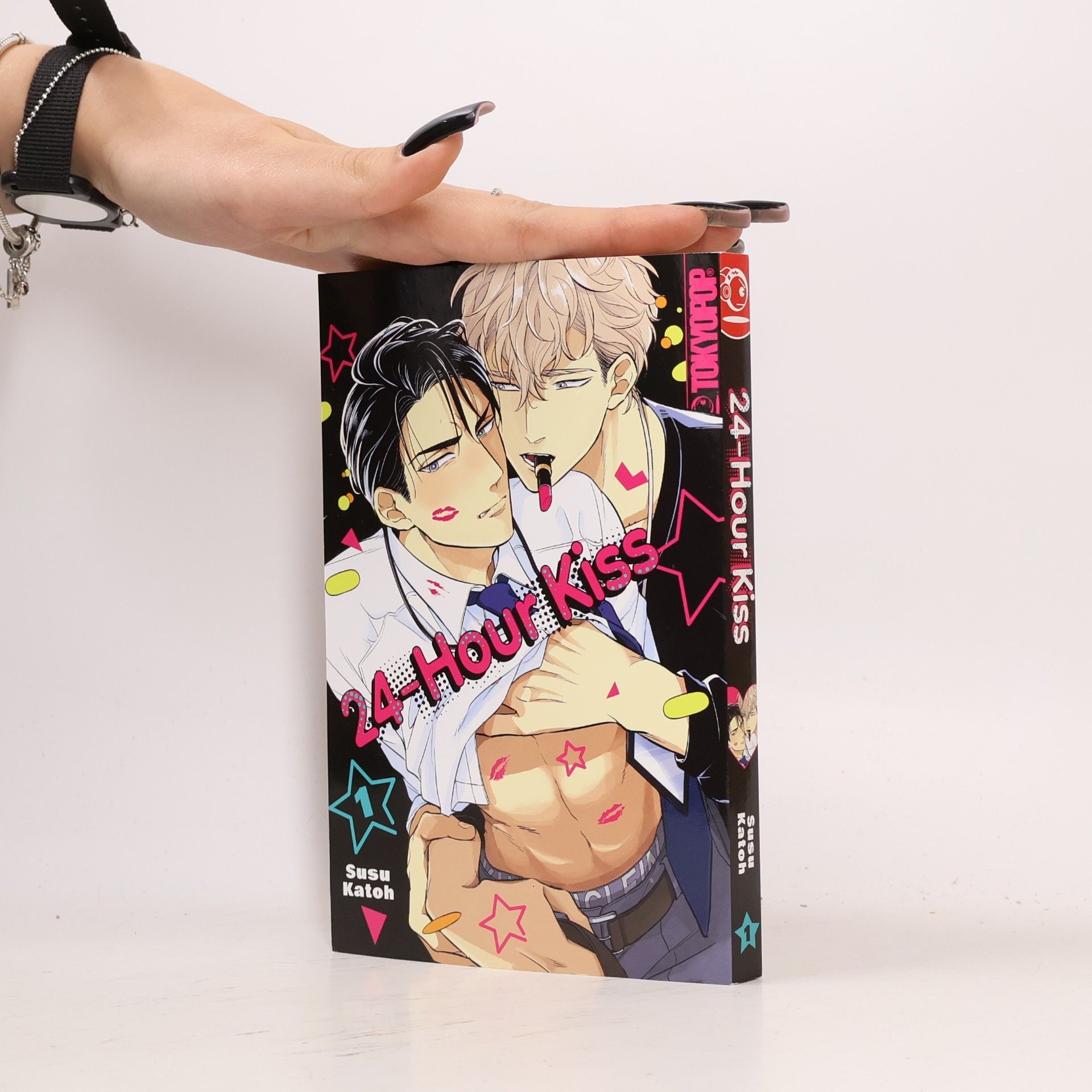 Susu Katoh 24-Hour Kiss 01