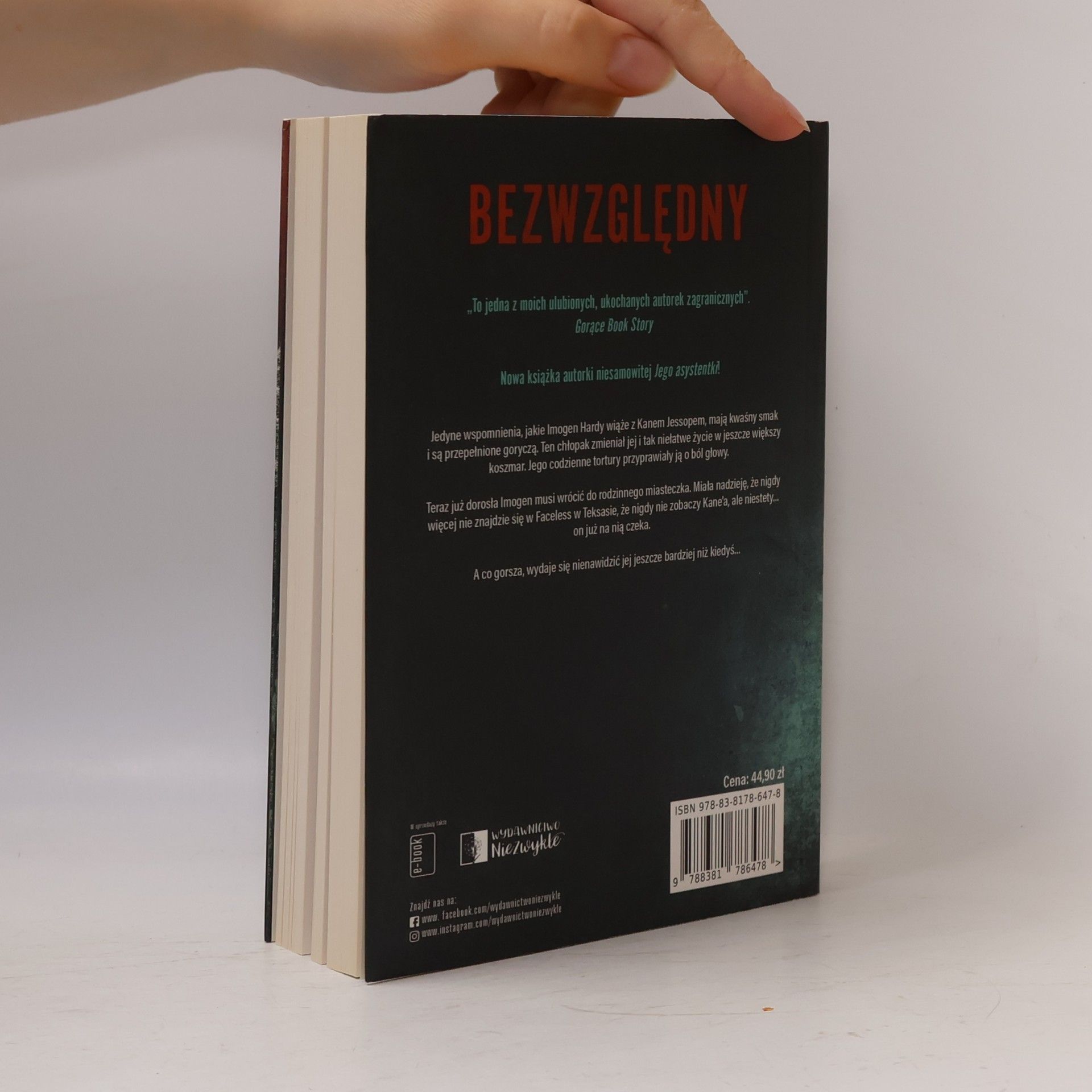 A. E. Murphy Bezwzględny