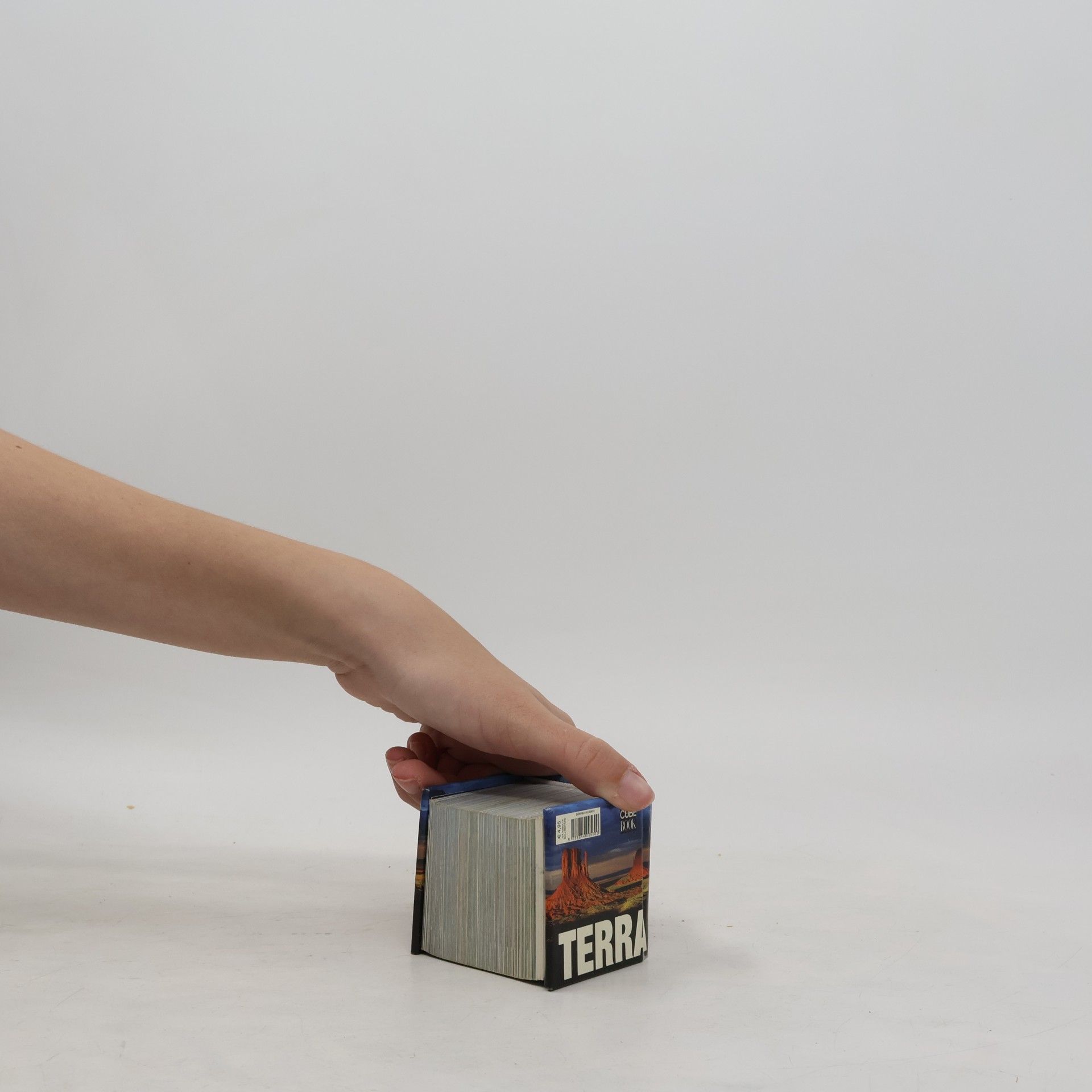 Alberto Bertolazzi Cube Book: Terra