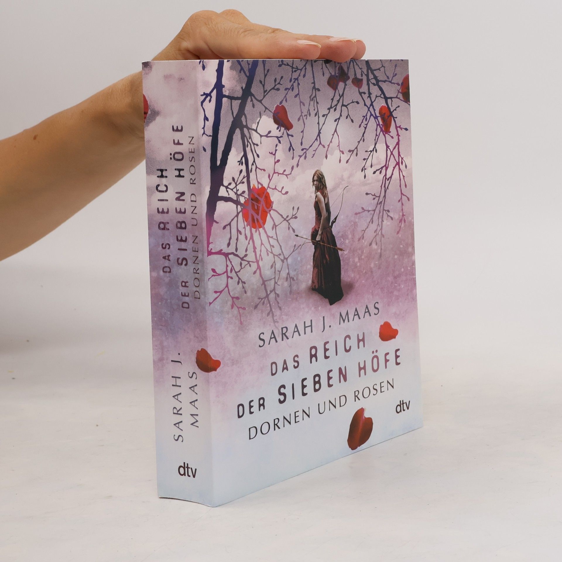 Sarah J. Maas Das Reich der sieben Höfe. Dornen und Rosen
