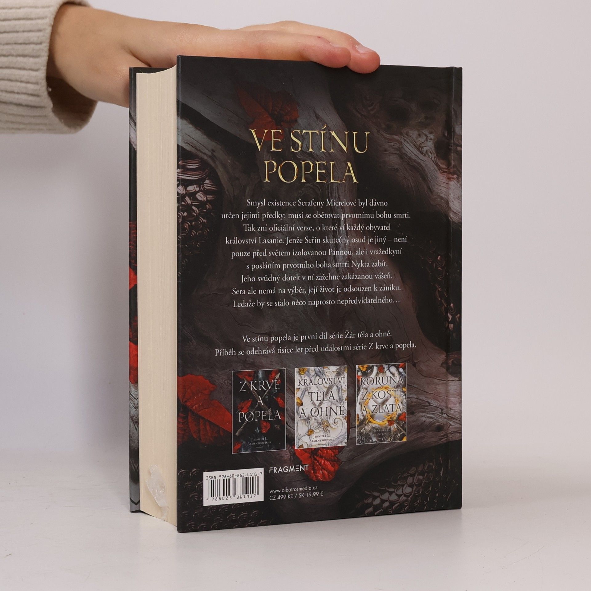 Jennifer L. Armentrout Ve stínu popela