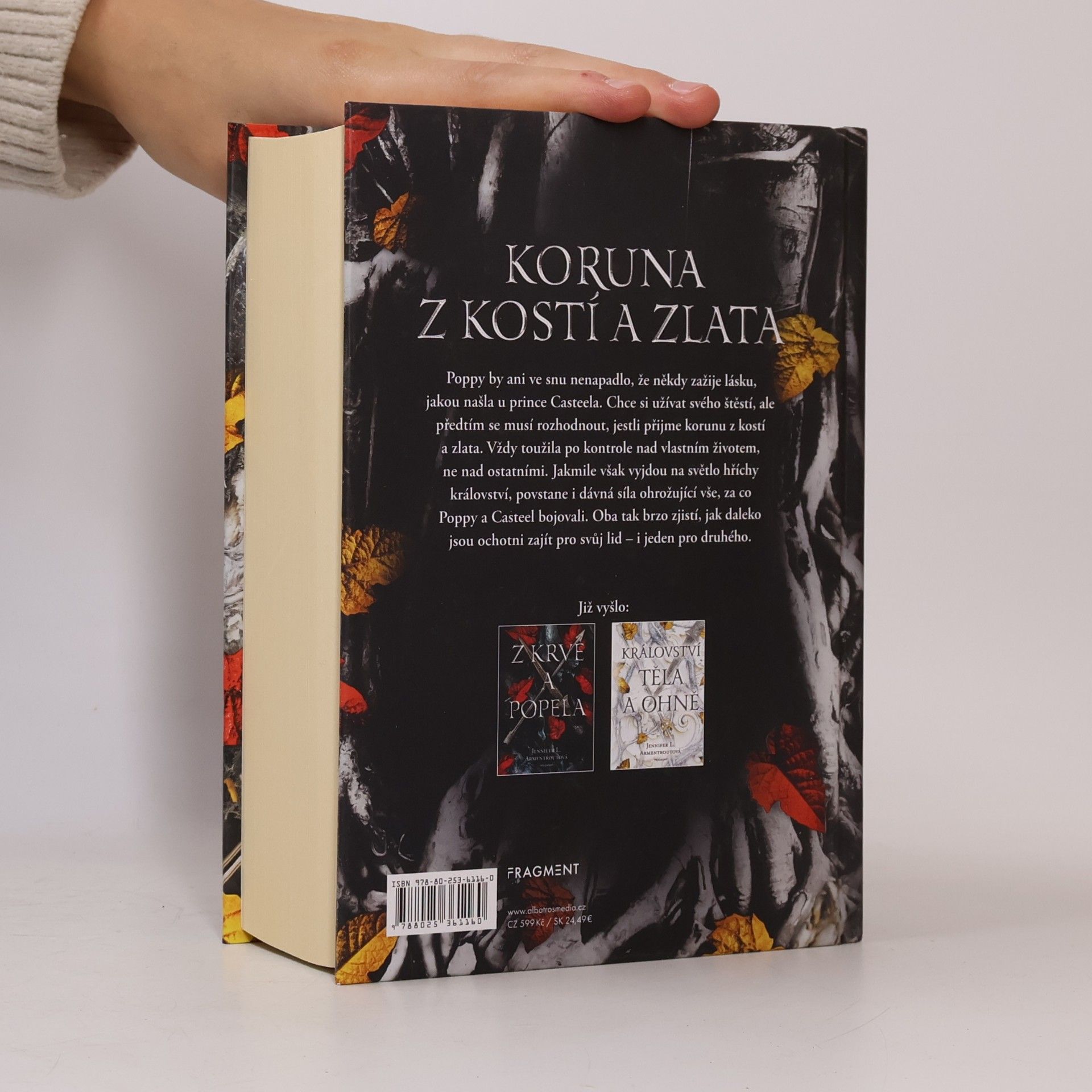 Jennifer L. Armentrout Koruna z kostí a zlata