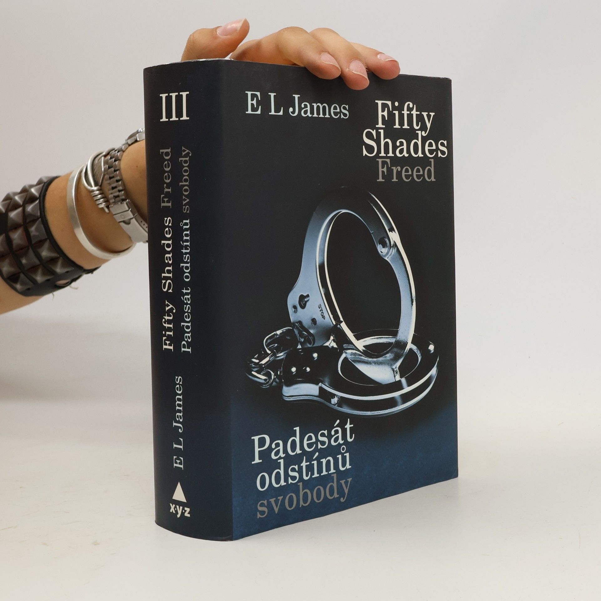 E. L. James Padesát odstínů svobody
