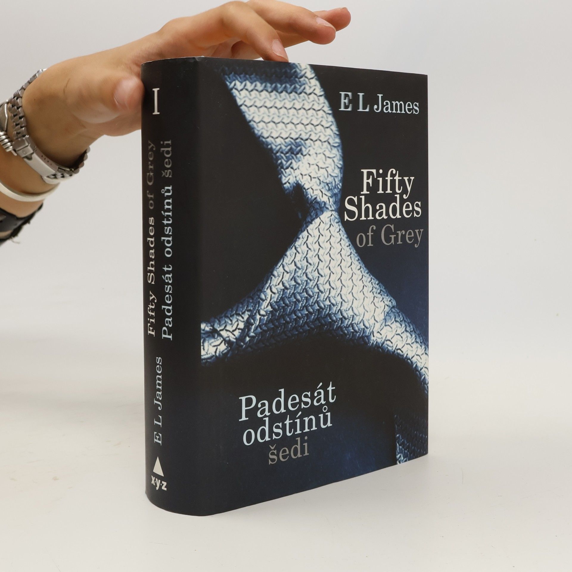 E. L. James Padesát odstínů šedi