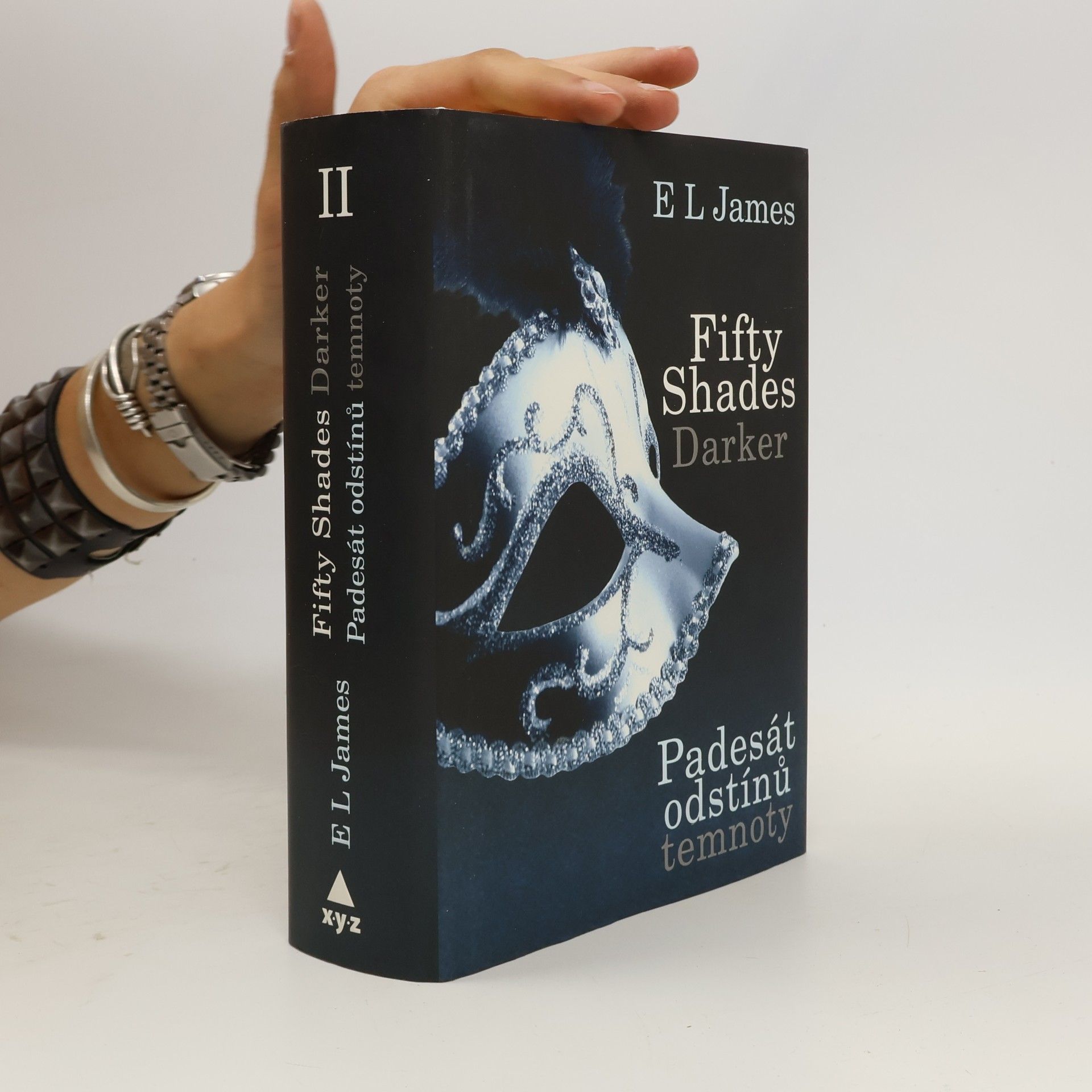 E L James Padesát odstínů temnoty