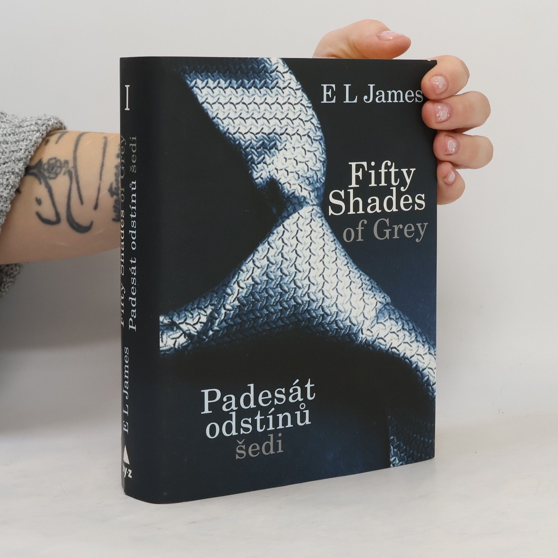 E. L. James Padesát odstínů šedi
