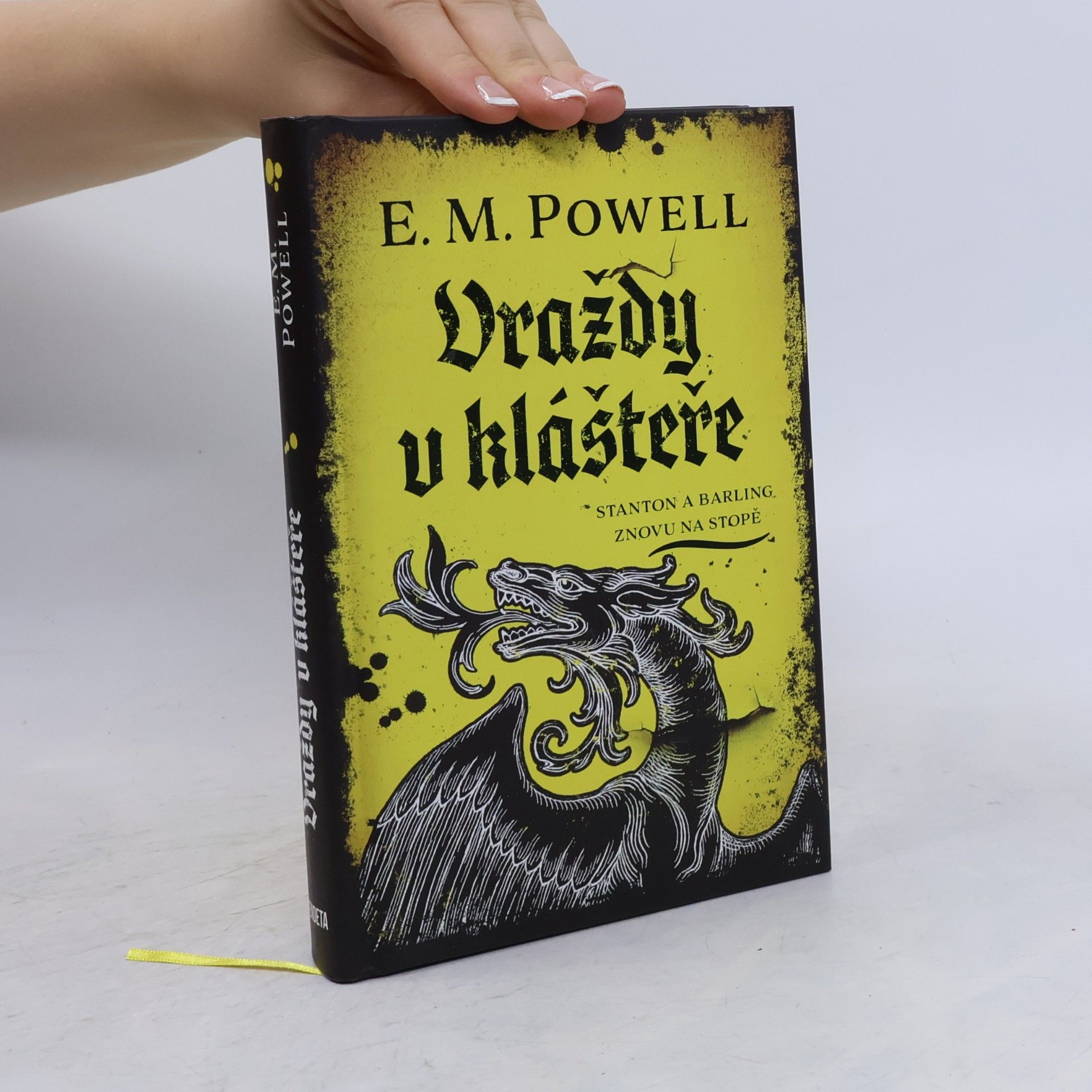 Max Powell Vraždy v klášteře