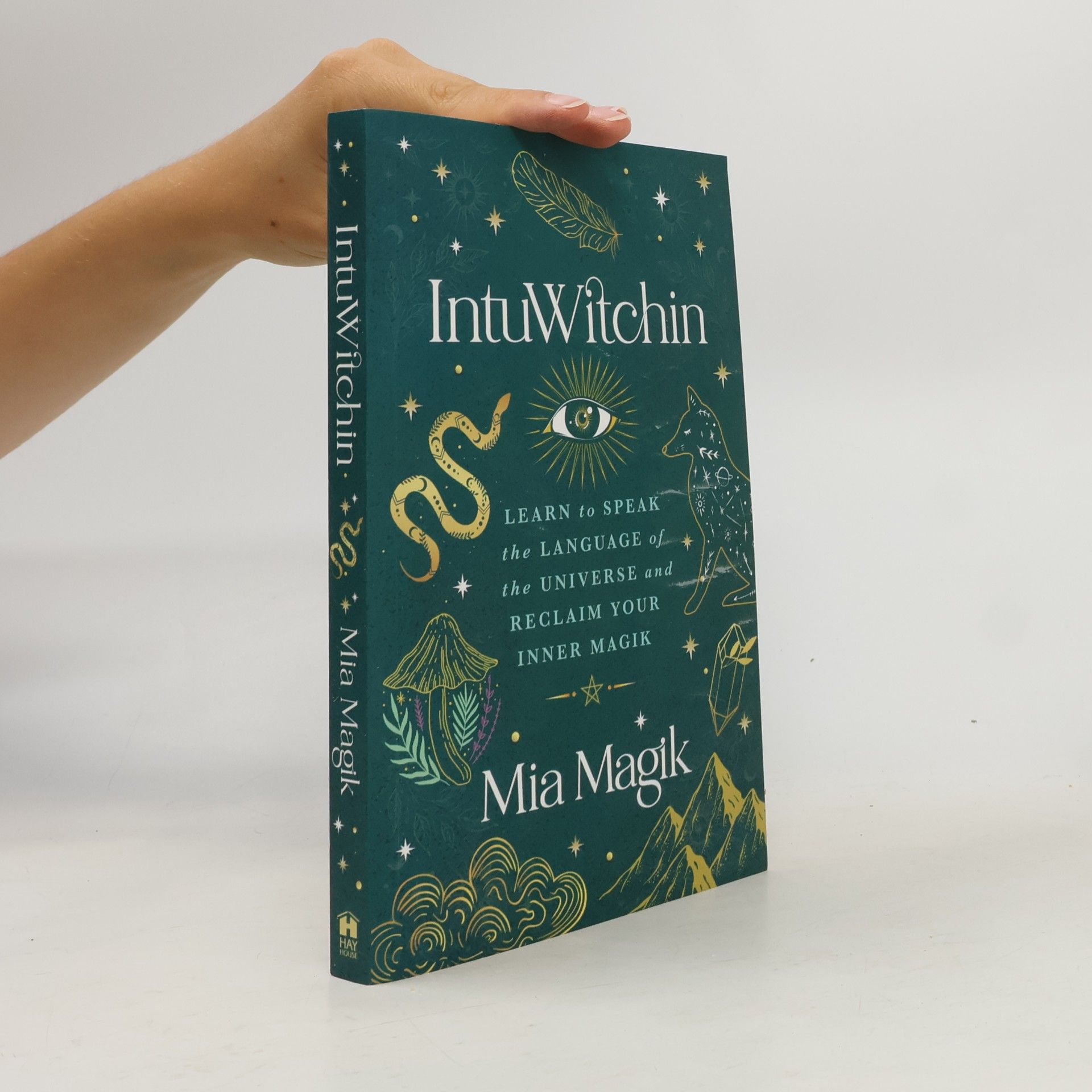 Mia Magik Intuwitchin