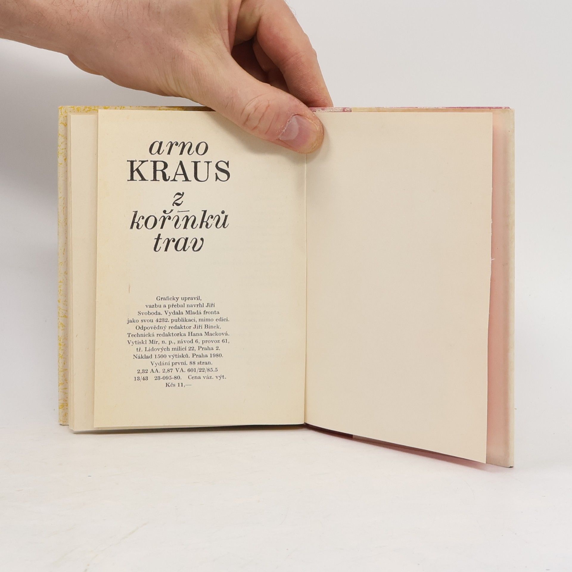 Arno Kraus Z kořínků trav : [Sbírka básní]
