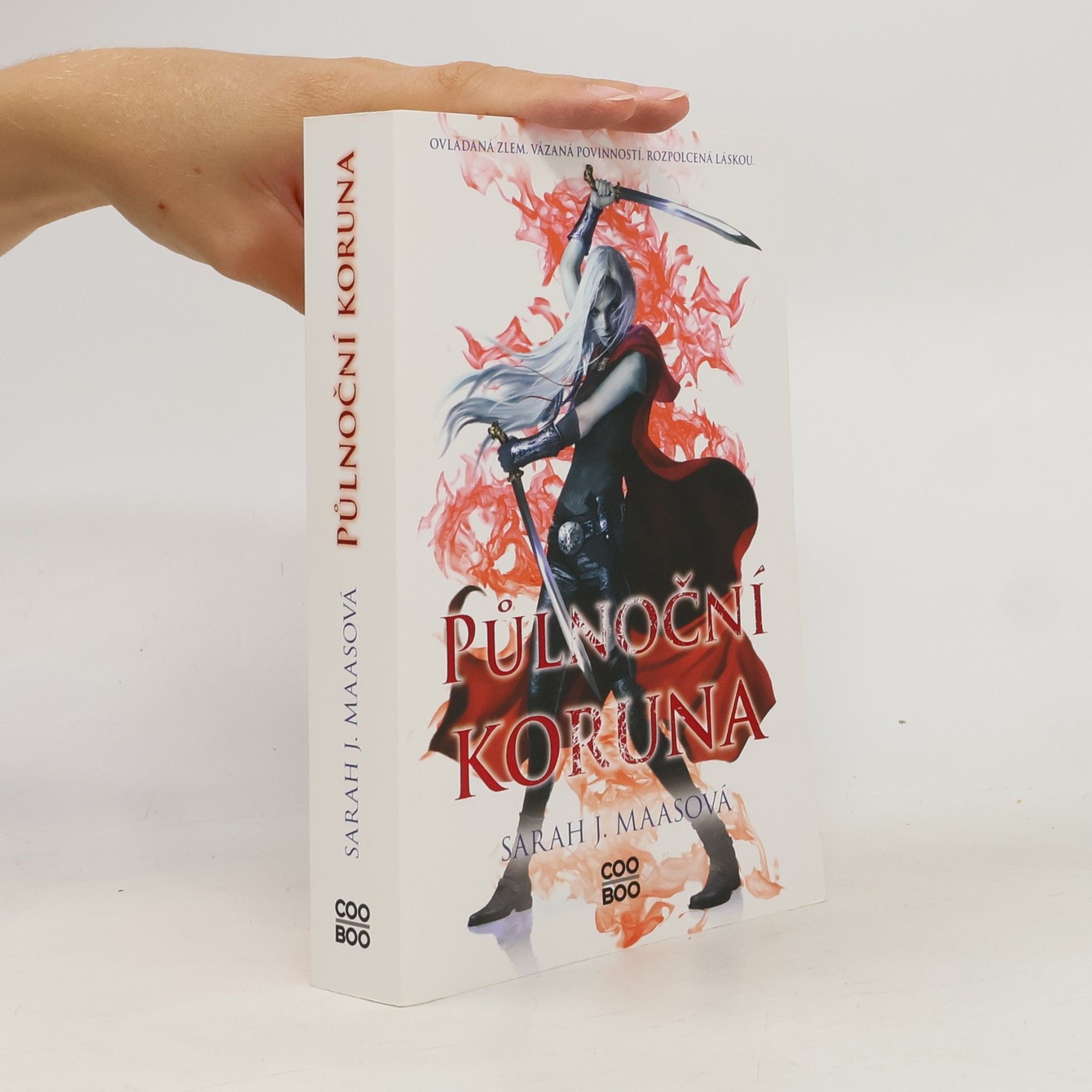 Sarah J. Maas Půlnoční koruna