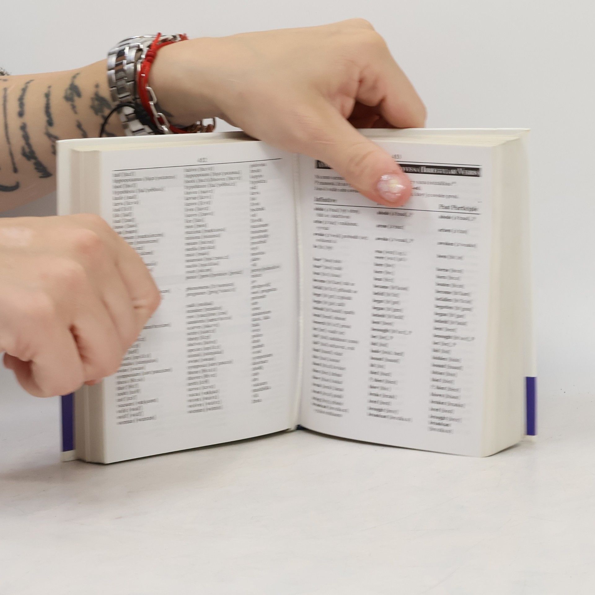Jiří Kučera Kapesní česko-anglický a anglicko-český slovník s výslovností v obou částech