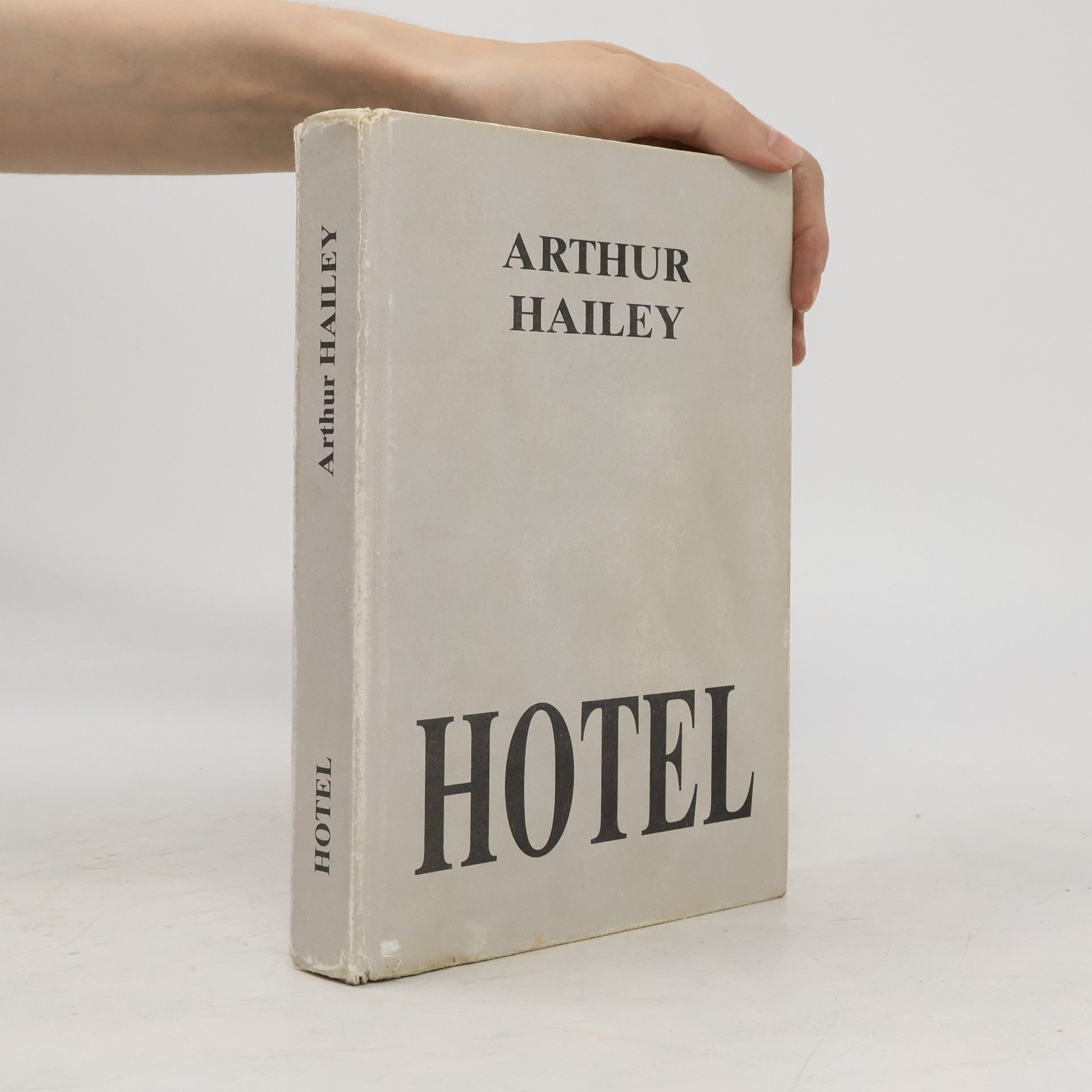 Arthur Hailey Hotel