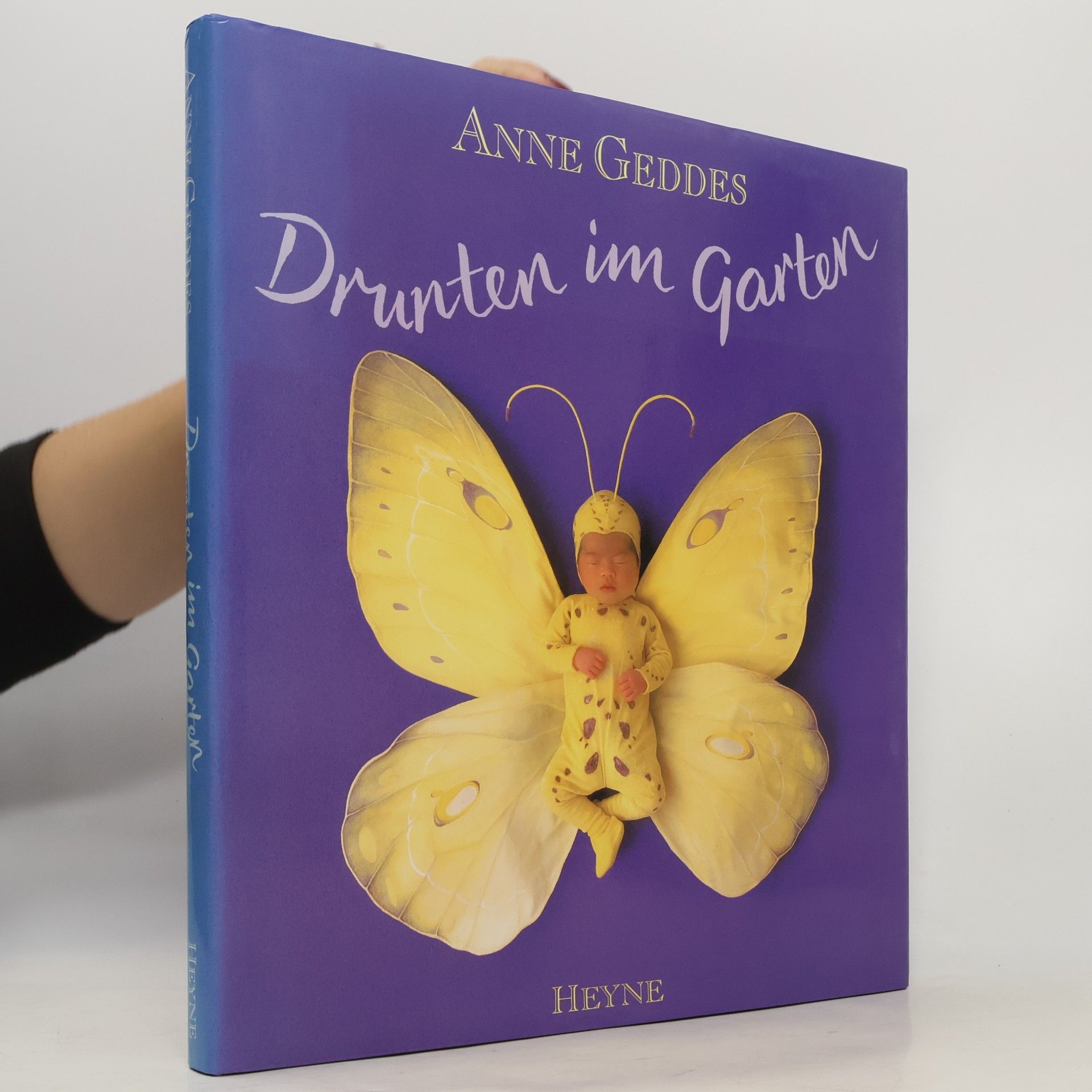 Anne Geddes Drunten im garten