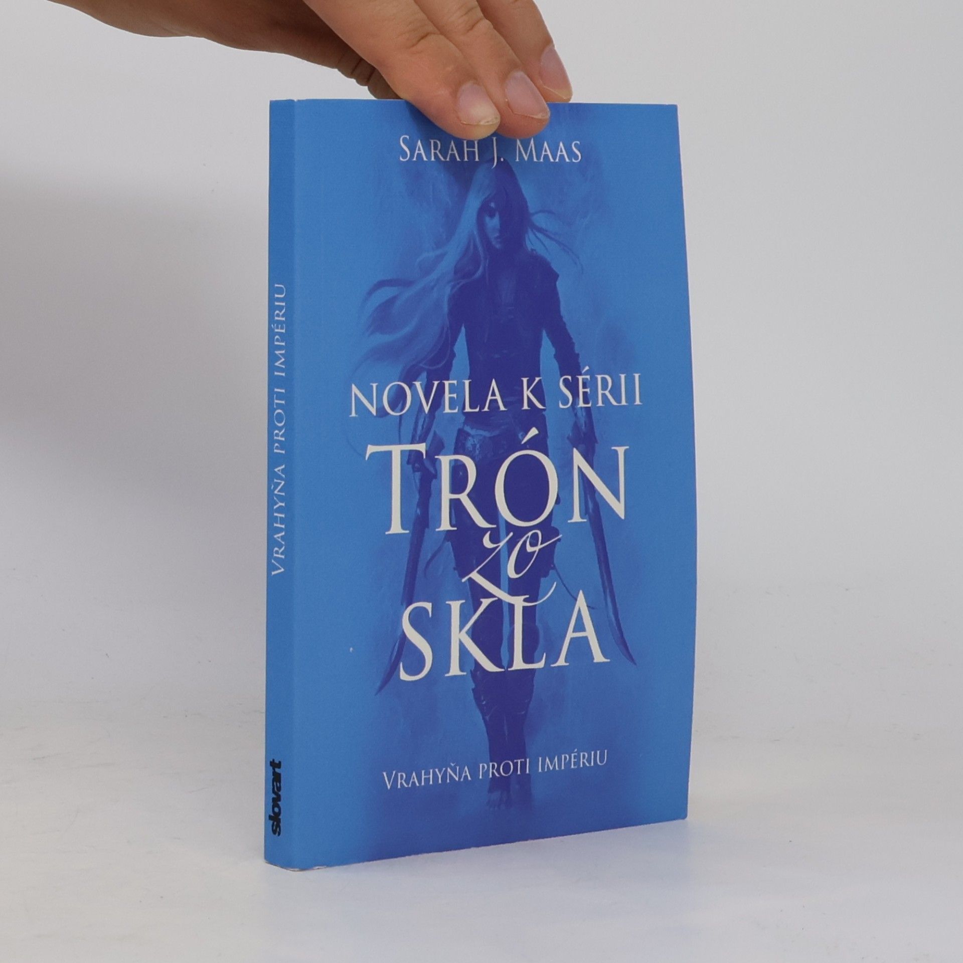 Sarah J. Maas Vrahyňa proti impériu