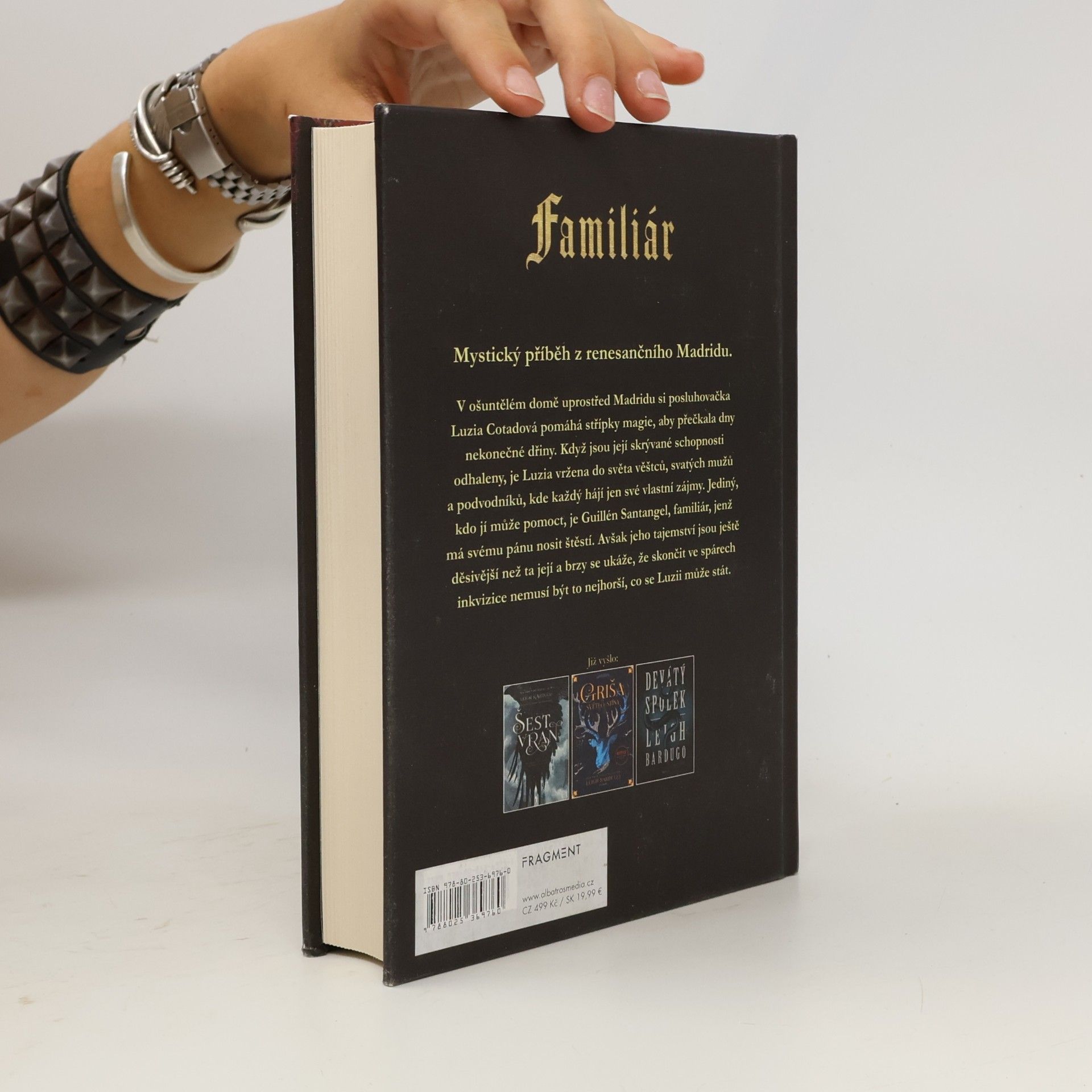 Leigh Bardugo Familiár