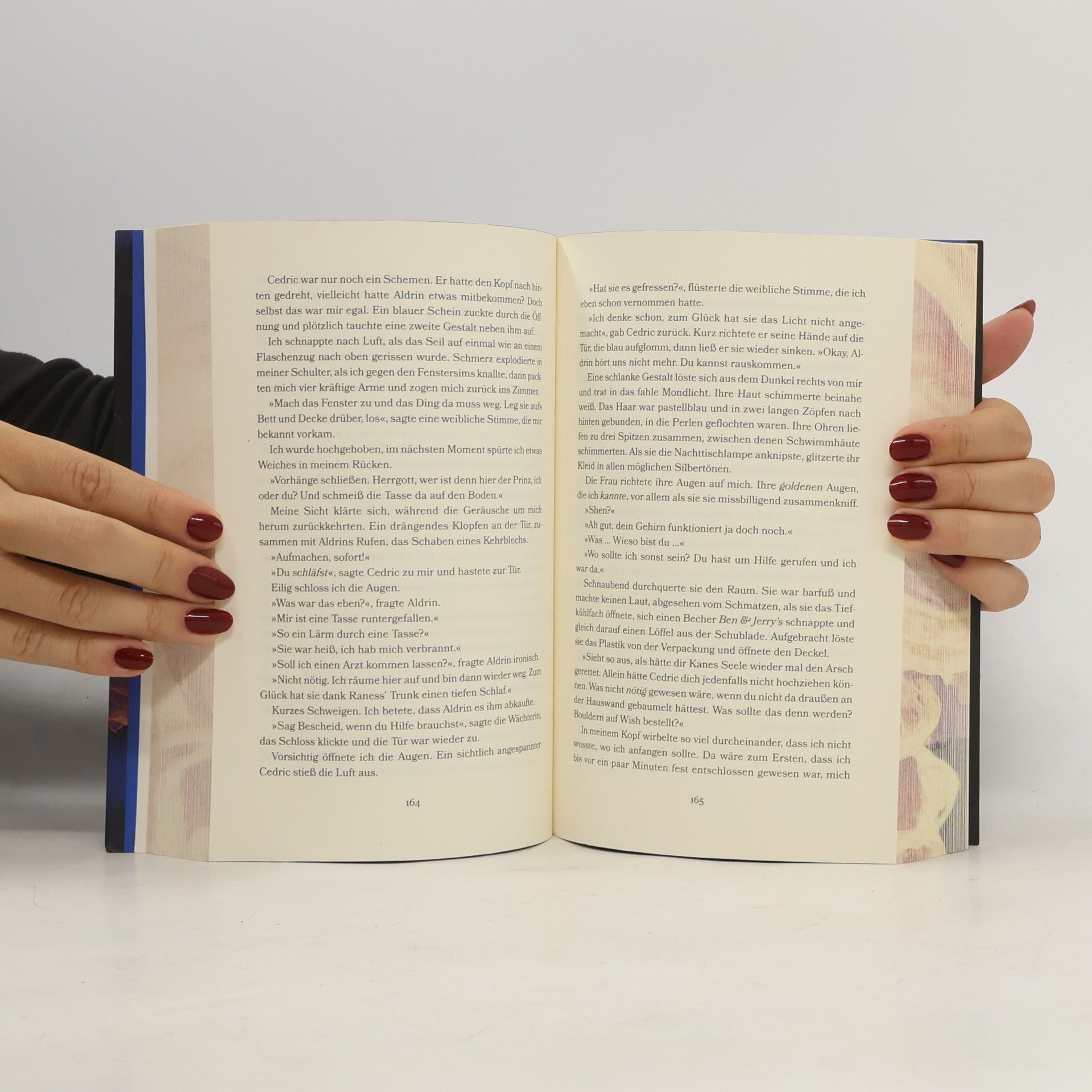 Maike Voß Sirens – Das Rauschen der Macht. Mit farbig gestaltetem Buchschnitt – nur in limitierter Erstauflage der gedruckten Ausgabe - Roman