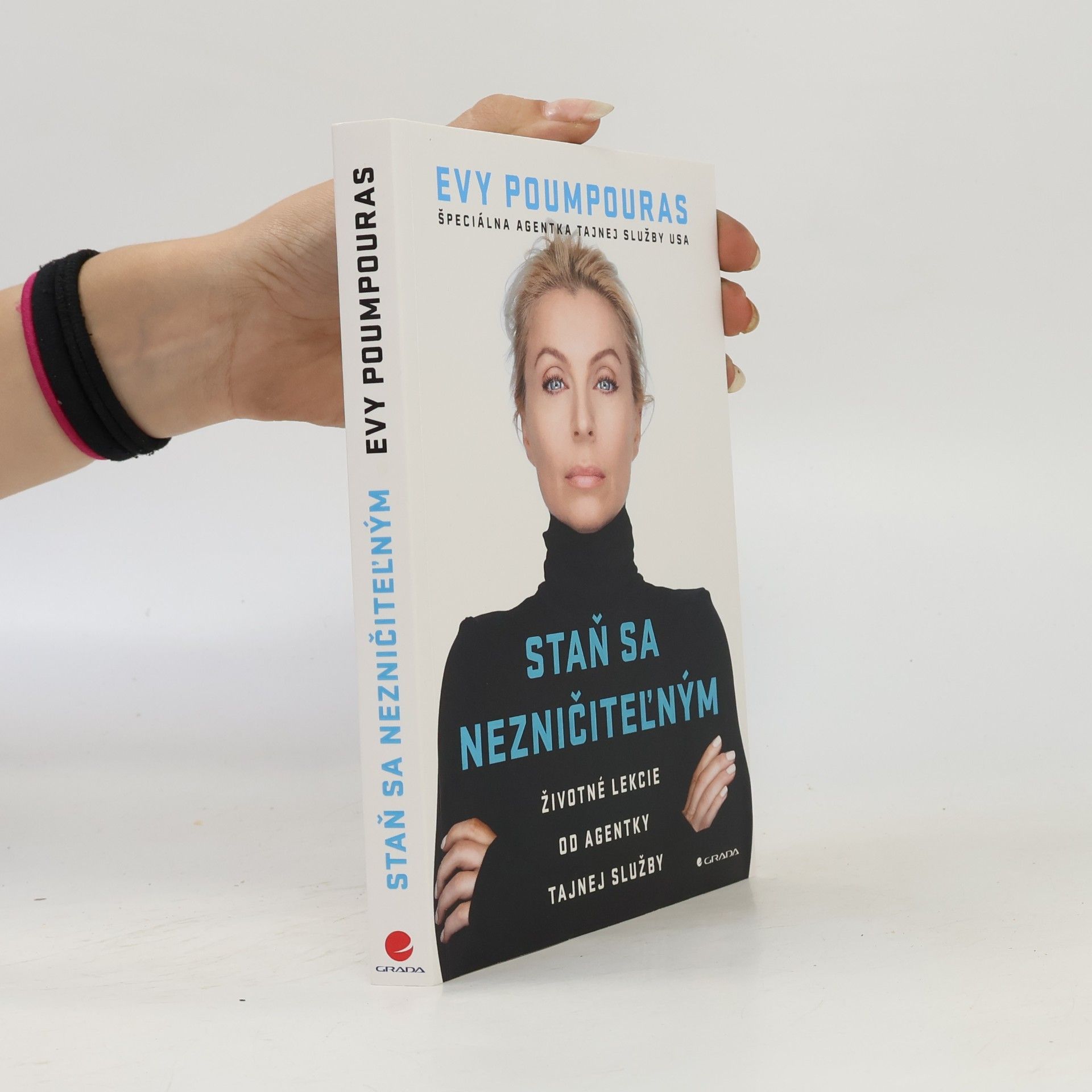 Poumpouras Evy Staň sa nezničiteľným