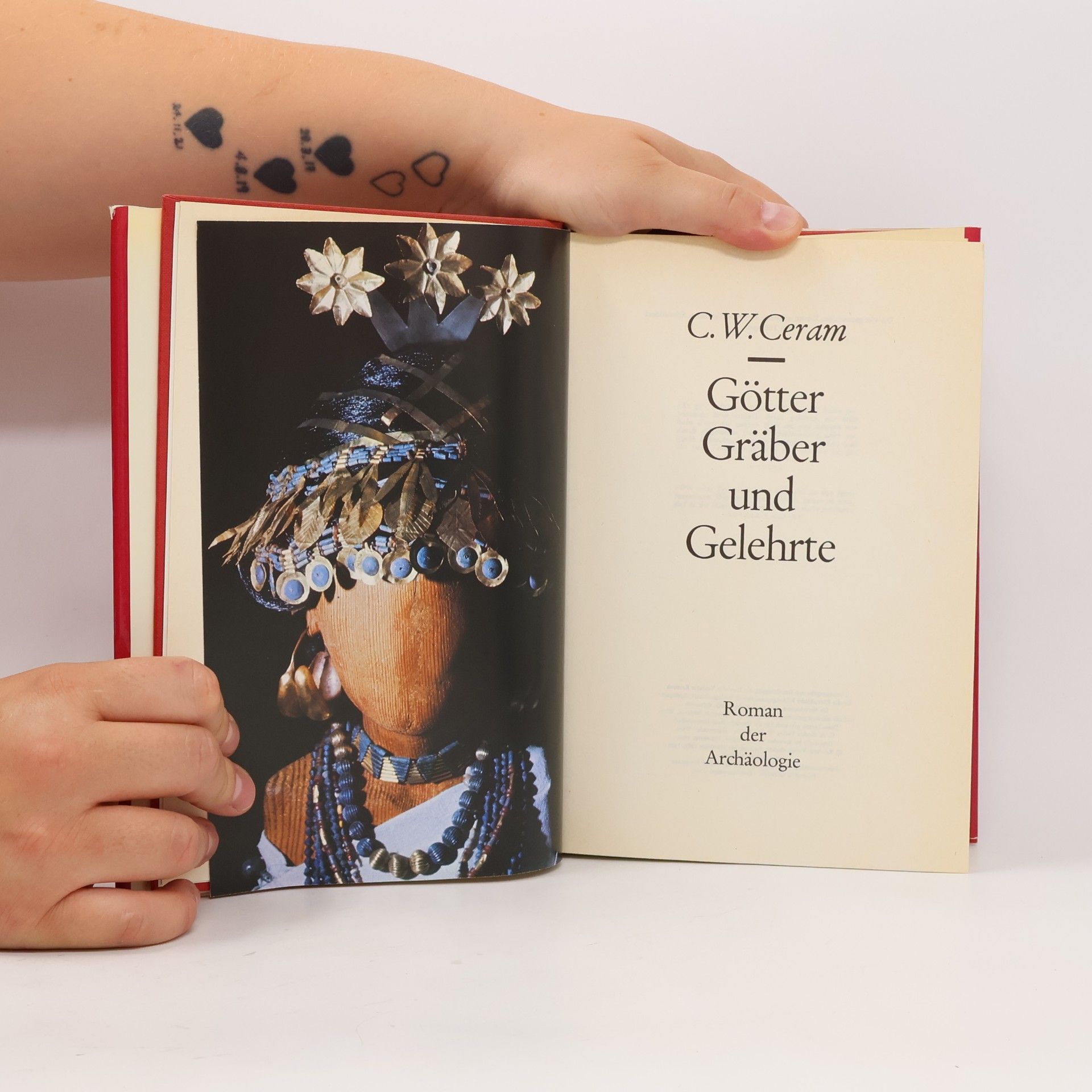 C. W. Ceram Götter, Gräberund, Gelehrte