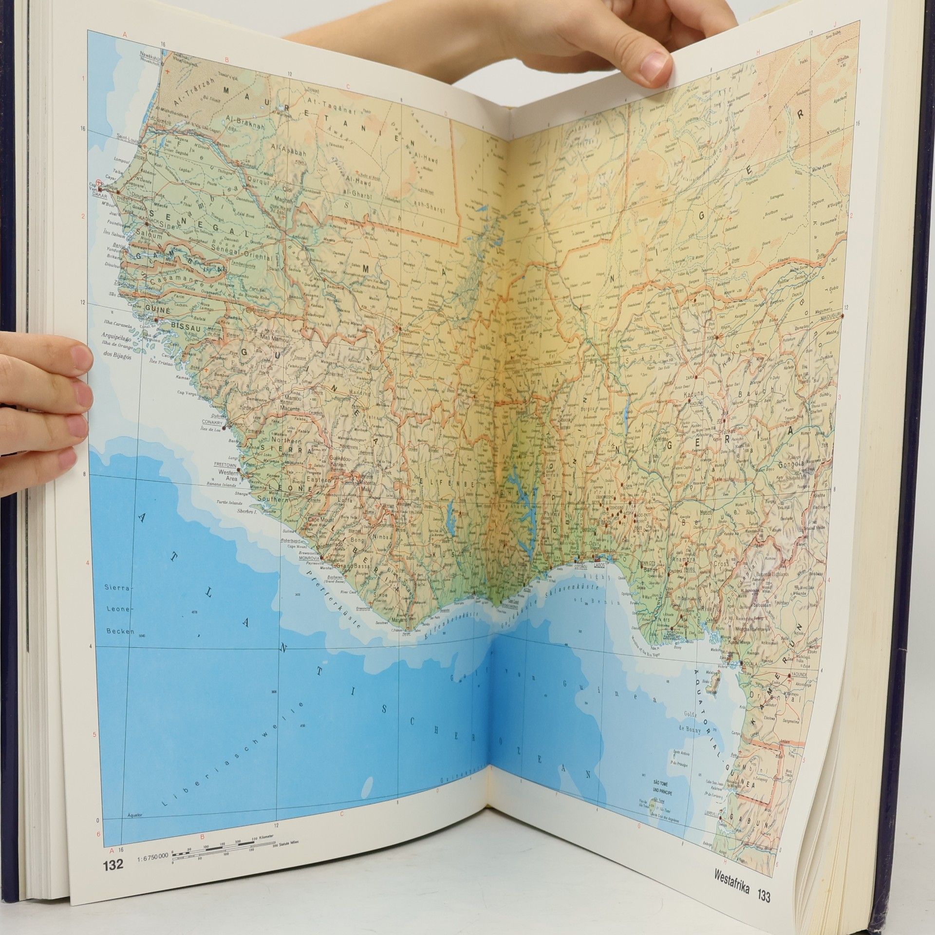 Autorenkollektiv Grosser Atlas der Welt