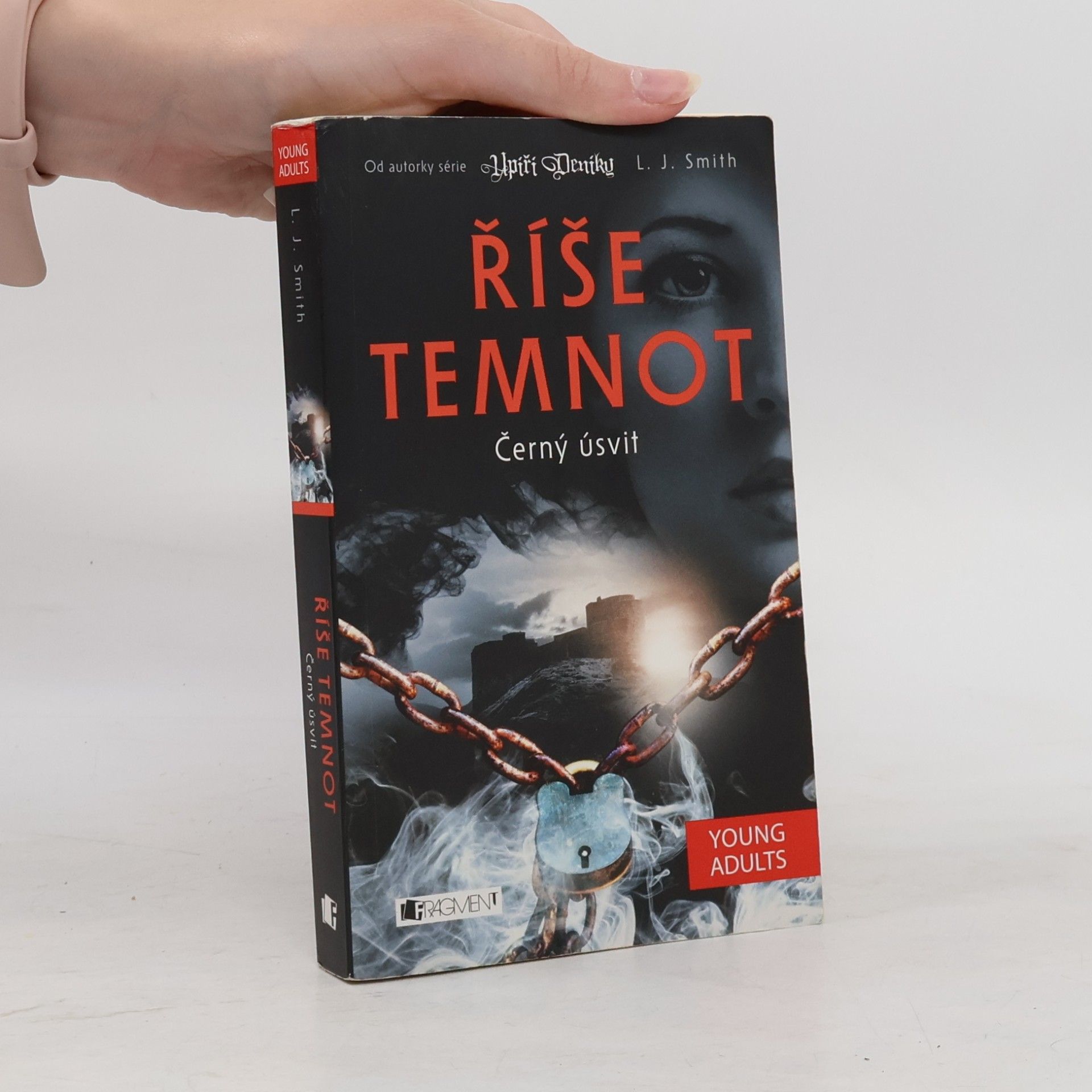 L. J. Smithová  Říše temnot. Černý úsvit
