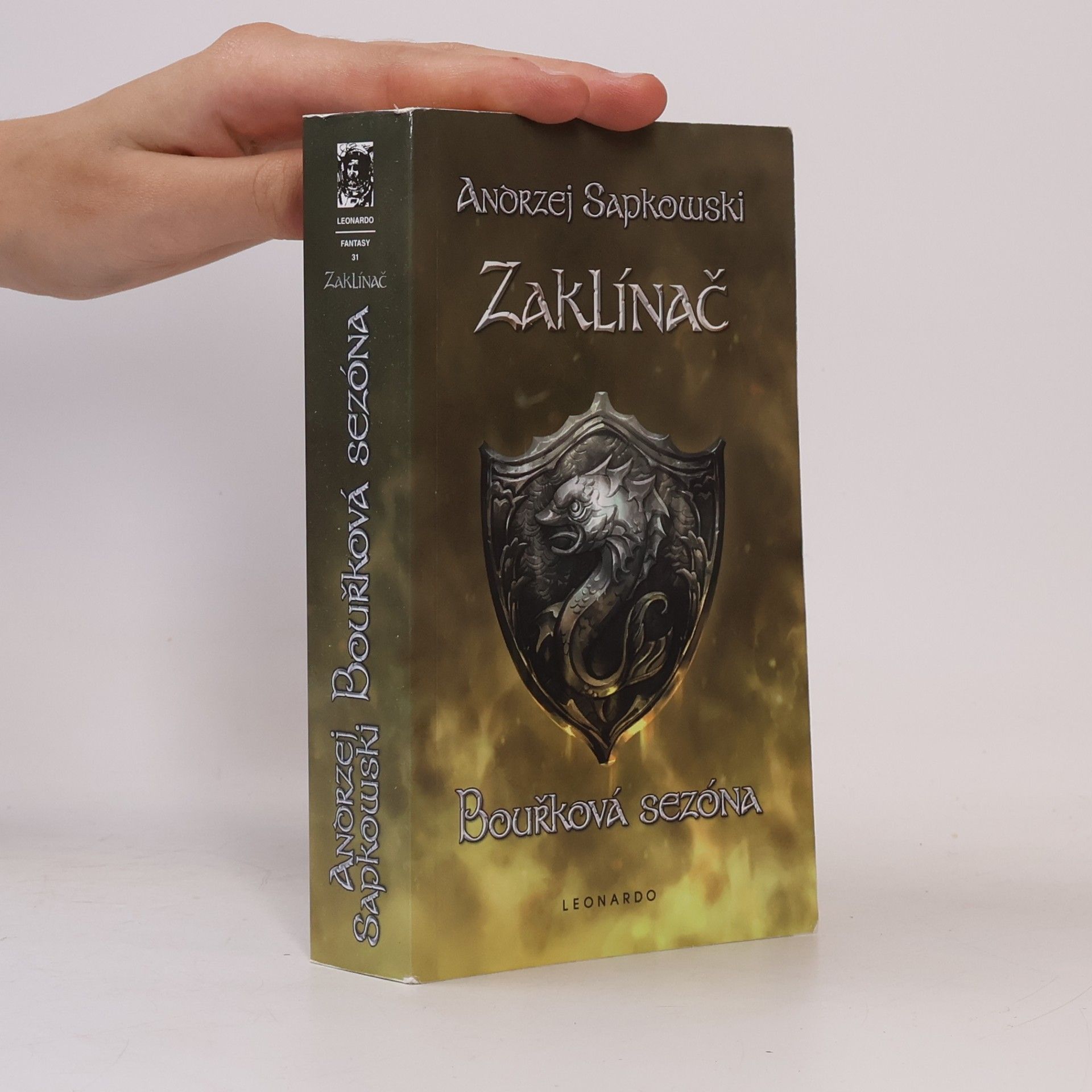 Andrzej Sapkowski Zaklínač. Bouřková sezóna