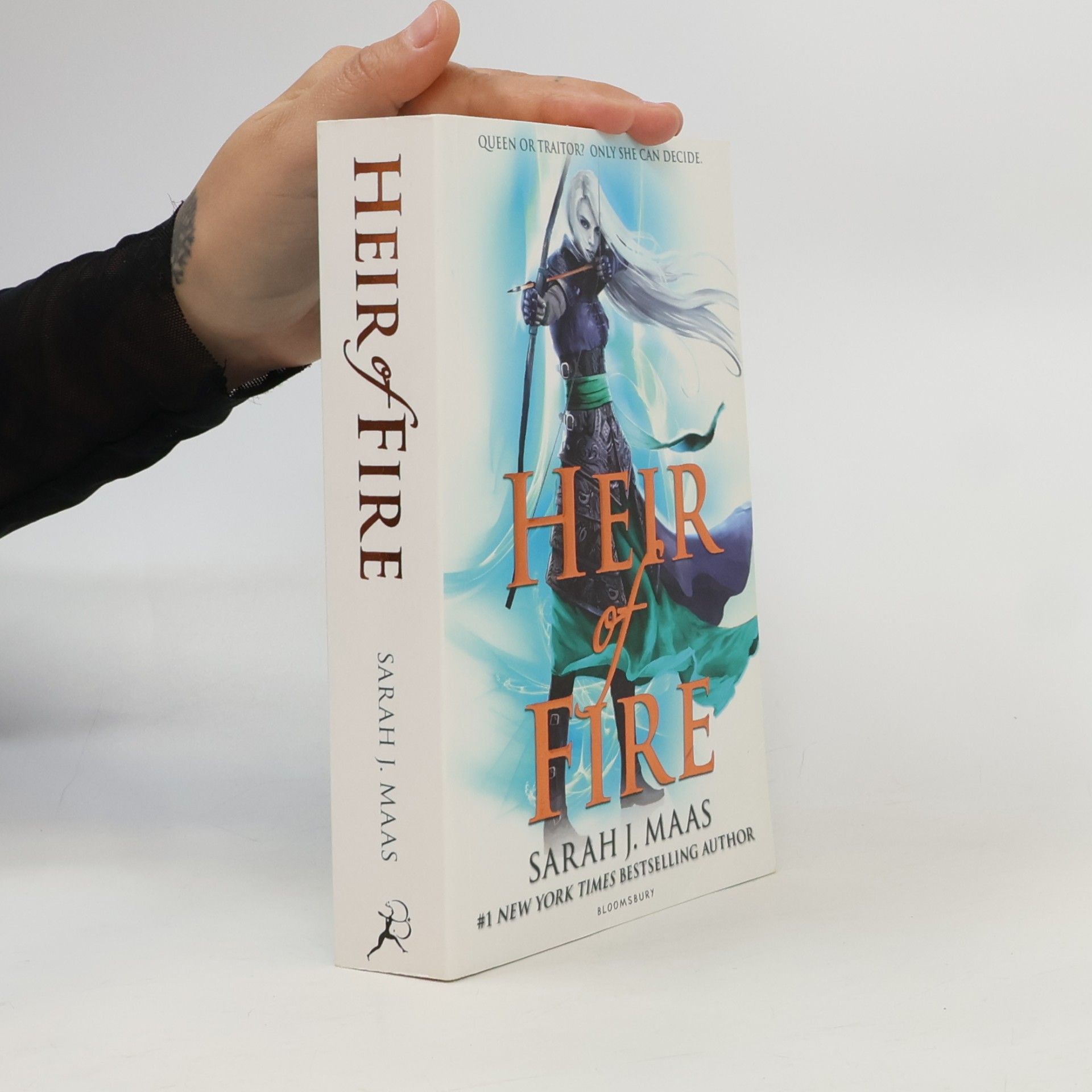 Sarah J. Maas Heir of fire