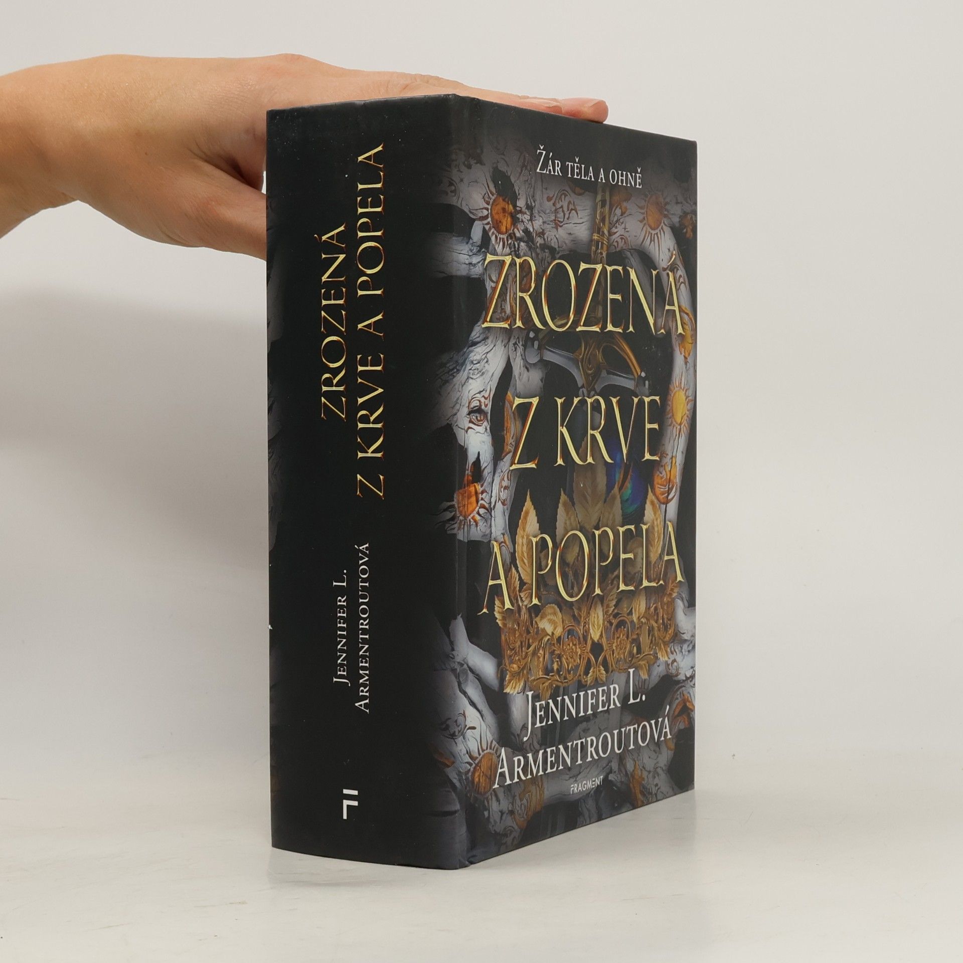Jennifer L. Armentrout Zrozená z krve a popela