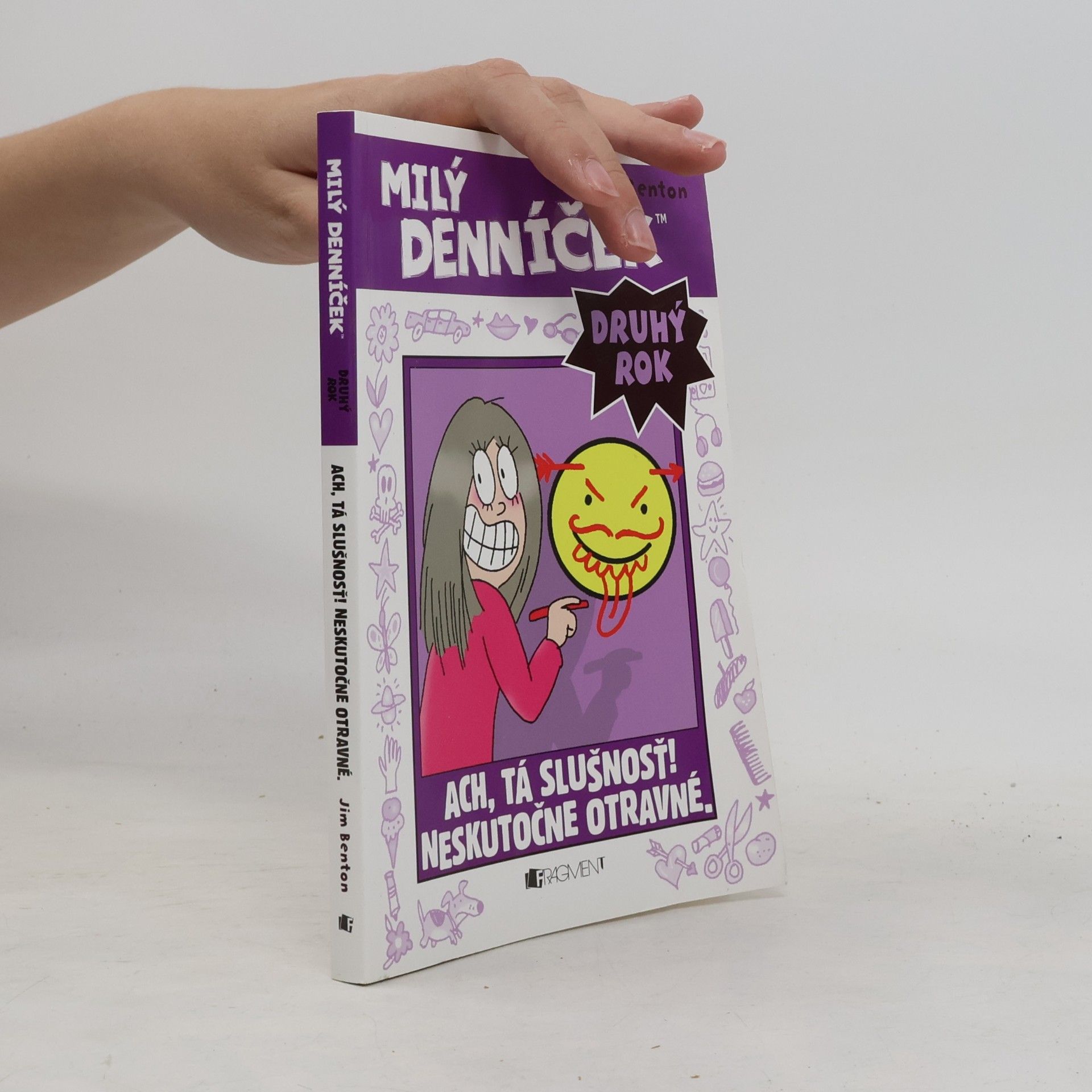 Milý denníček. Druhý rok. Ach, tá slušnosť! Neskutočne otravné.