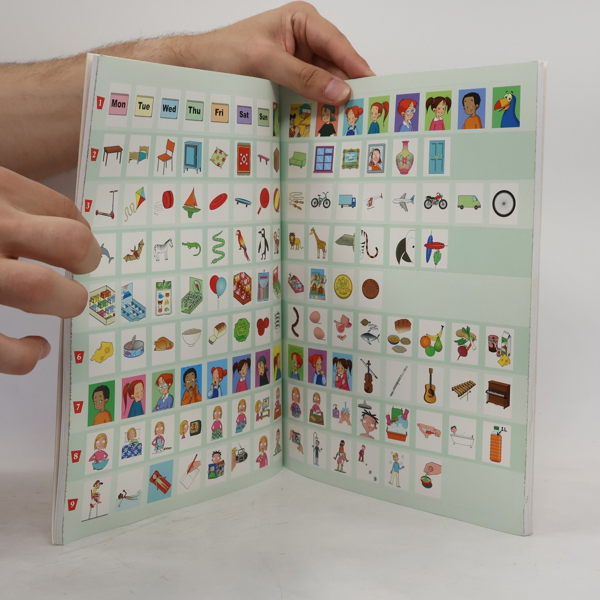 Tom Hutchinson Incredible English 2: Activity Book