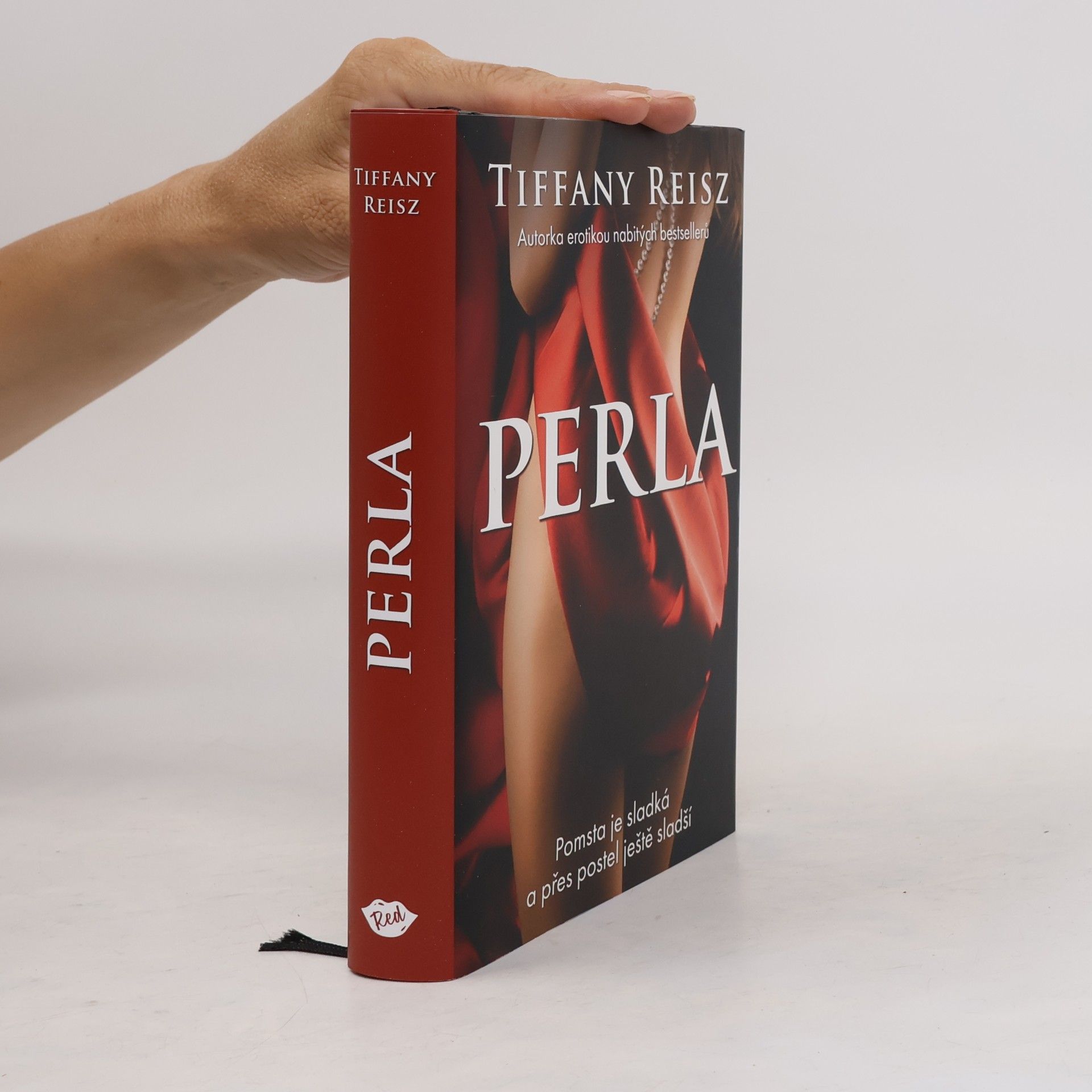 Tiffany Reisz Perla