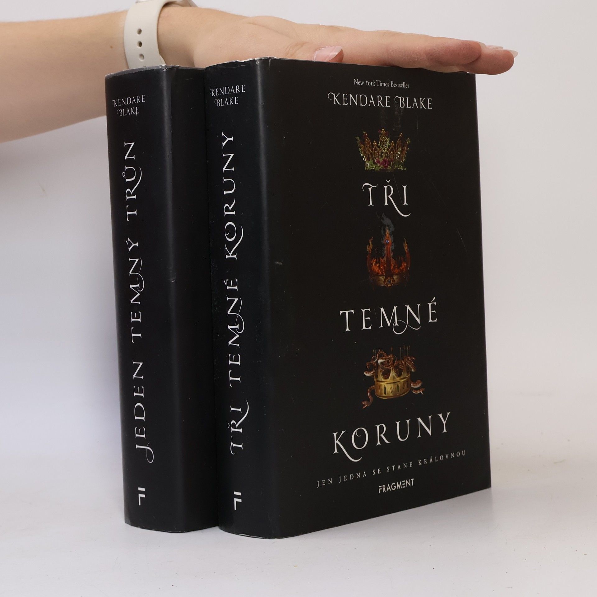 Kendare Blake Tři temné koruny