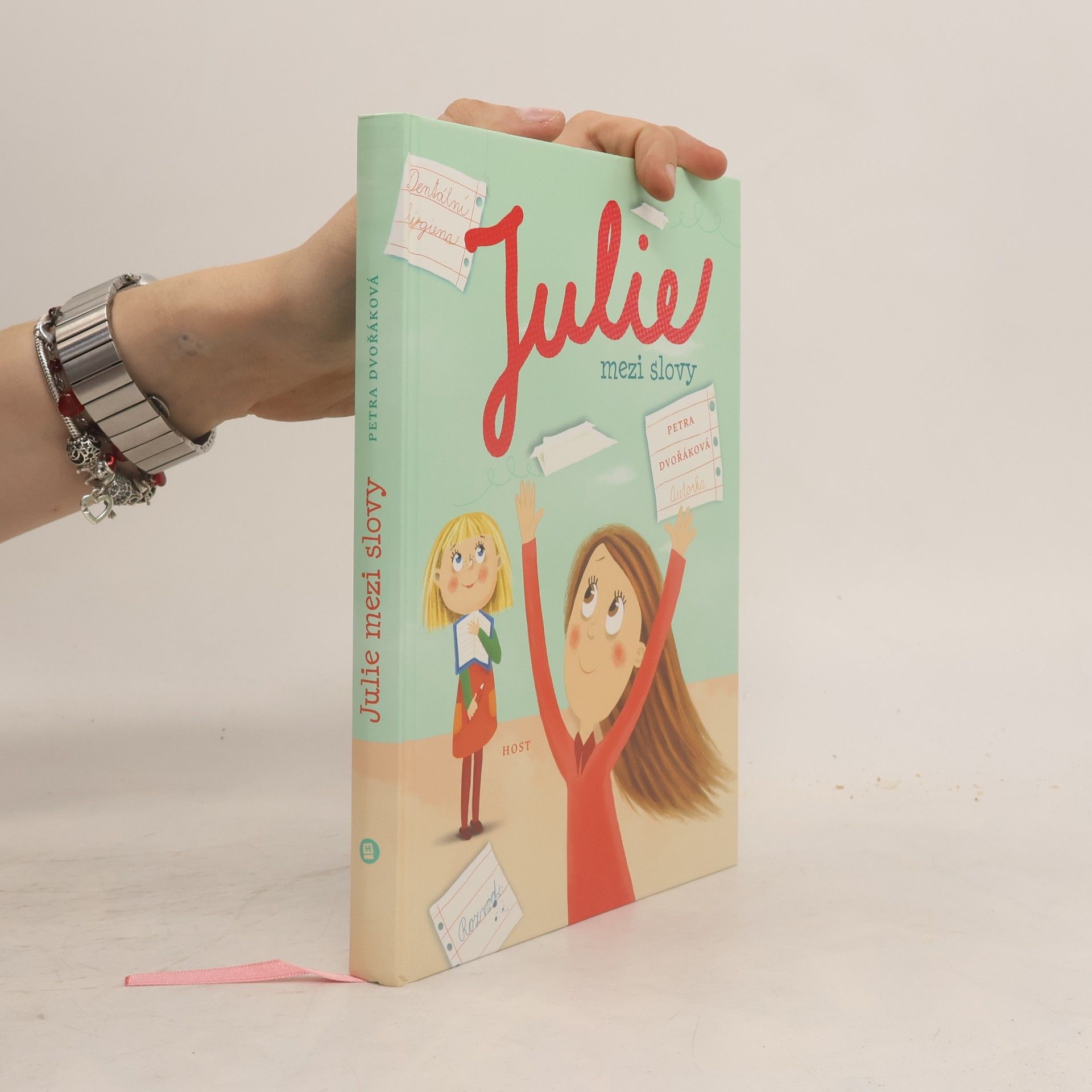 Petra Dvořáková Julie mezi slovy