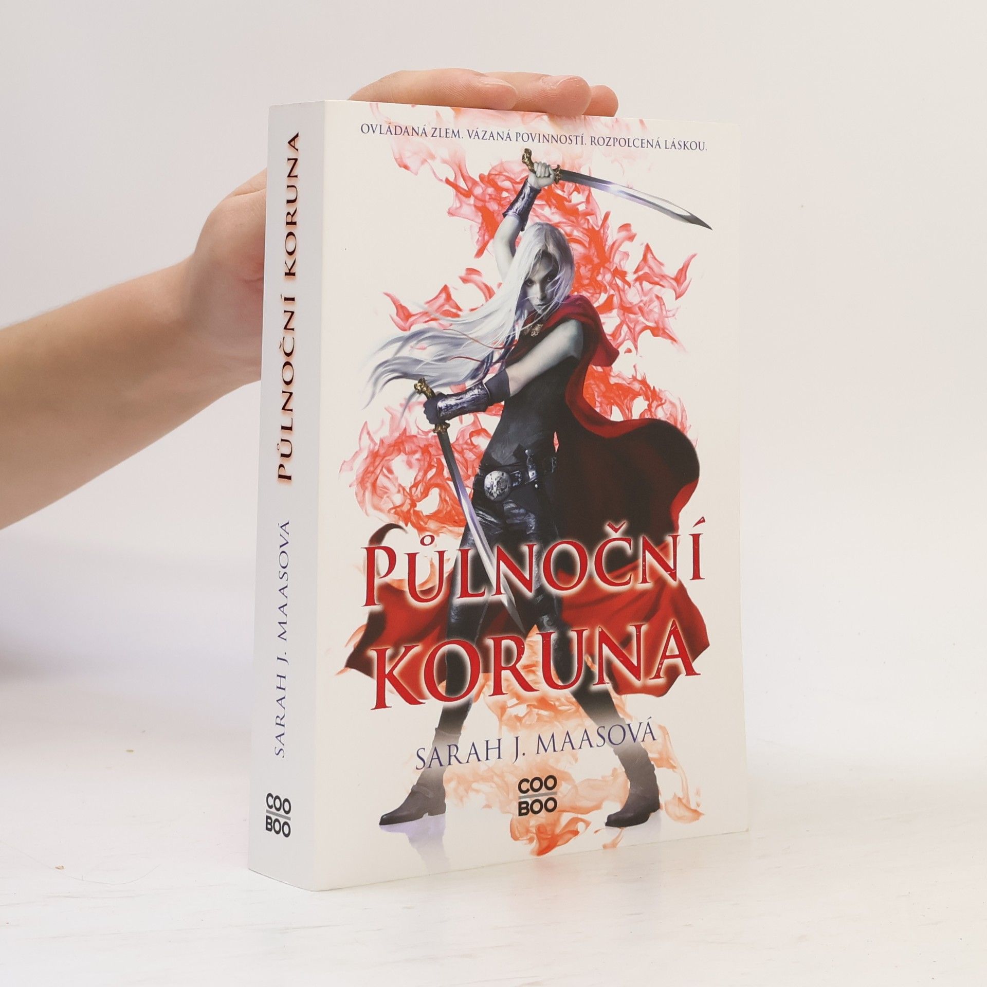 Sarah J. Maas Půlnoční koruna