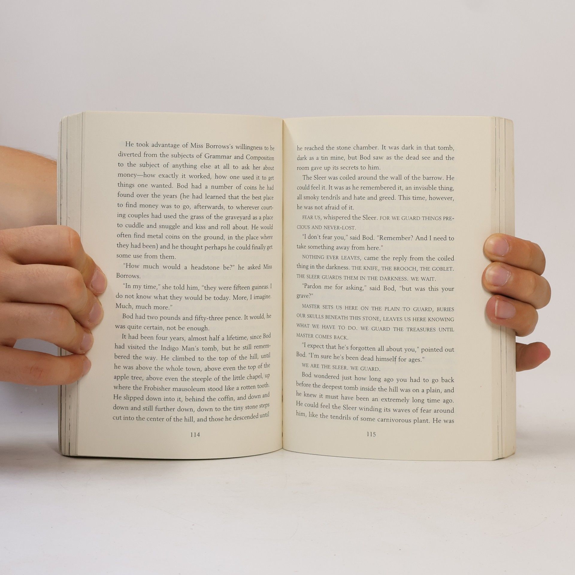 Neil Gaiman The Graveyard Book