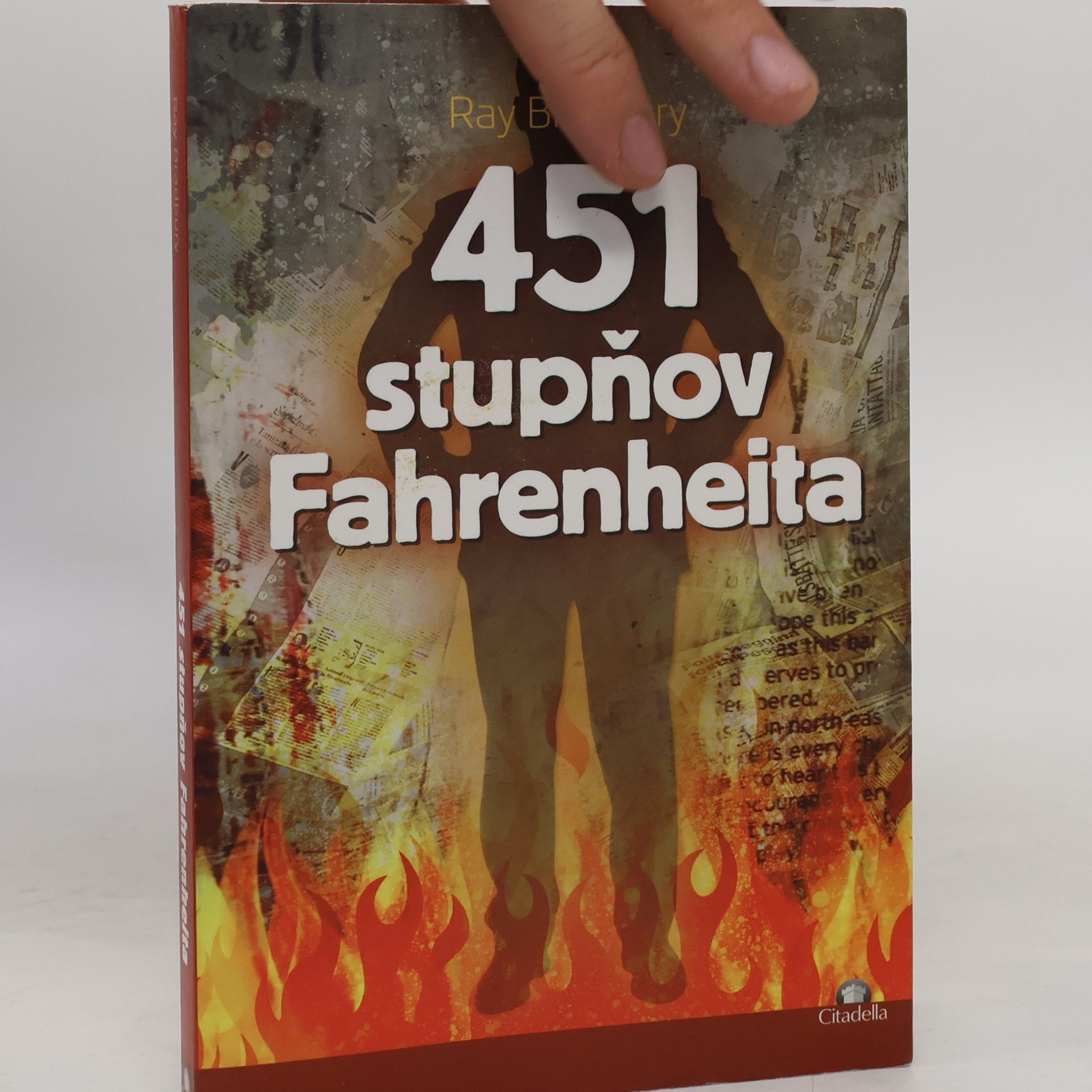 451 stupňov Fahrenheita