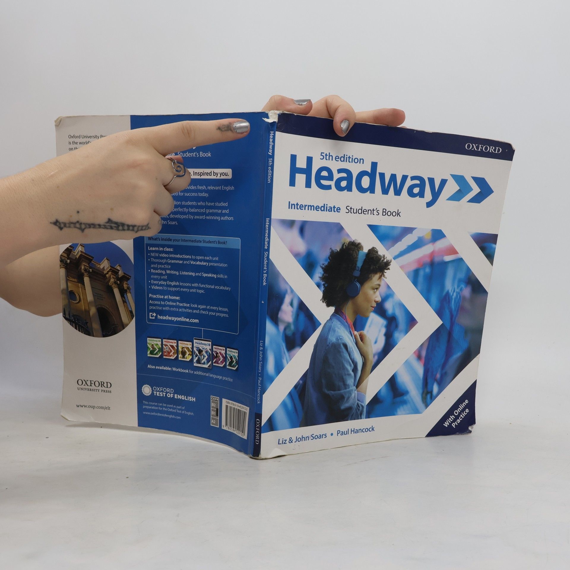 Auteurscollectief New Headway Fifth Edition Intermediate Student's Book with Online Practice