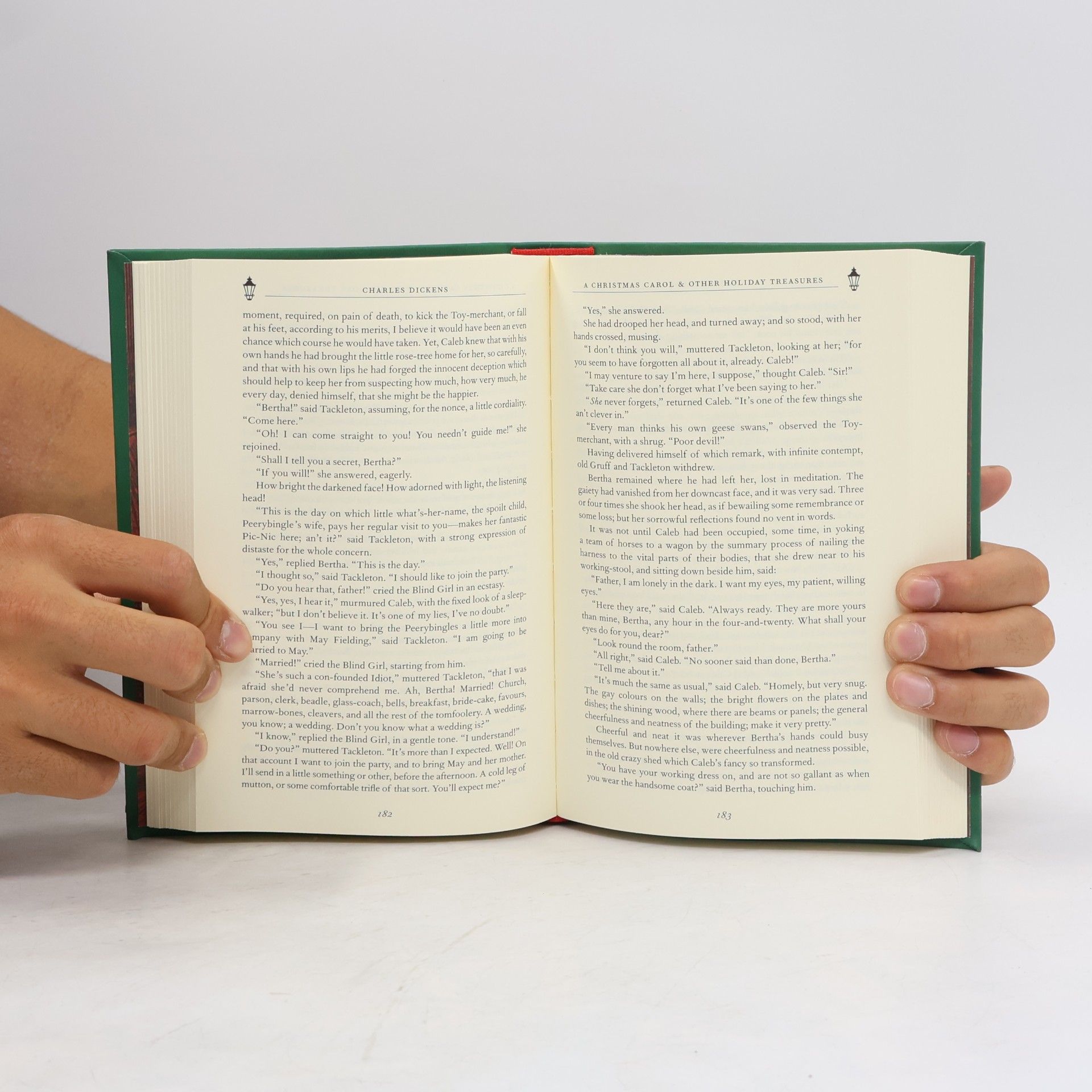Charles Dickens Word Cloud Classics: A Christmas Carol: And Other Holiday Treasures