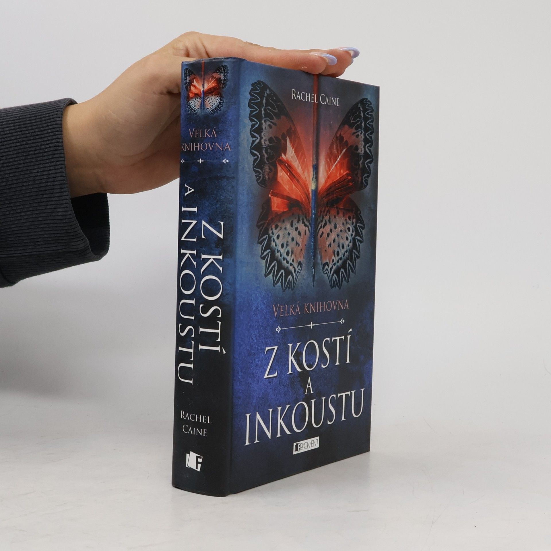 Rachel Caine Velká knihovna. Z kostí a inkoustu