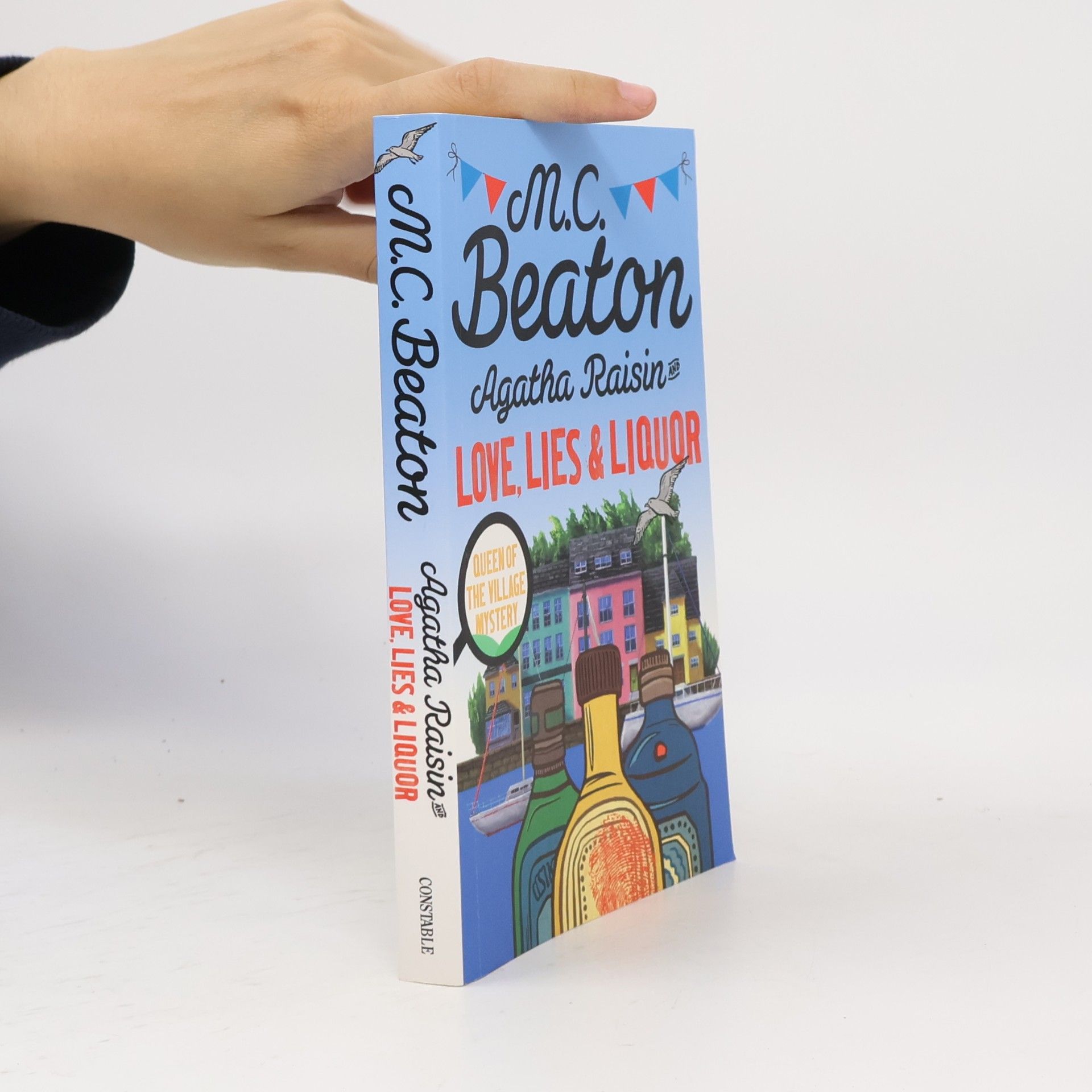 M. C. Beaton Agatha Raisin and Love, Lies & Liquor