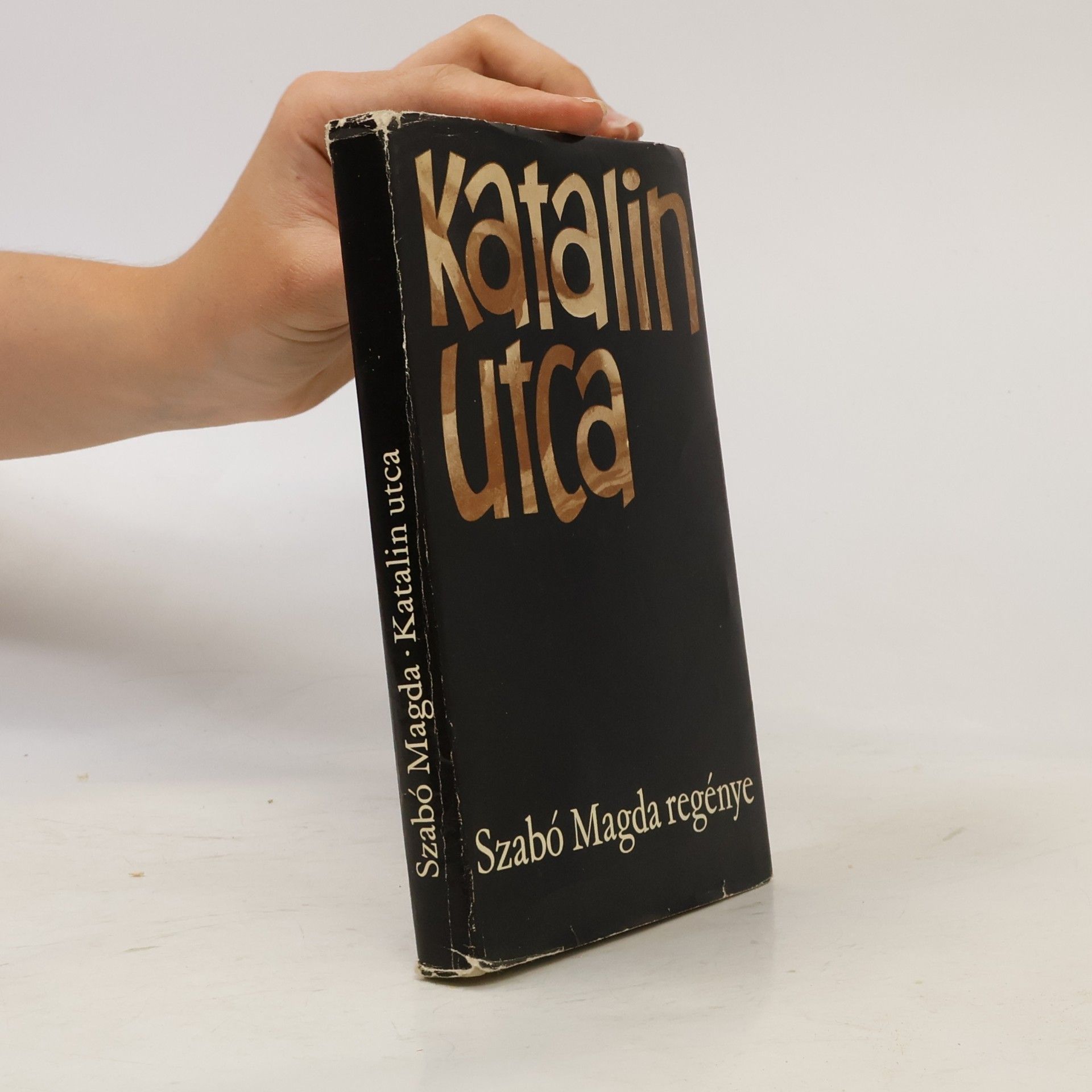Katalin utca. Ókút