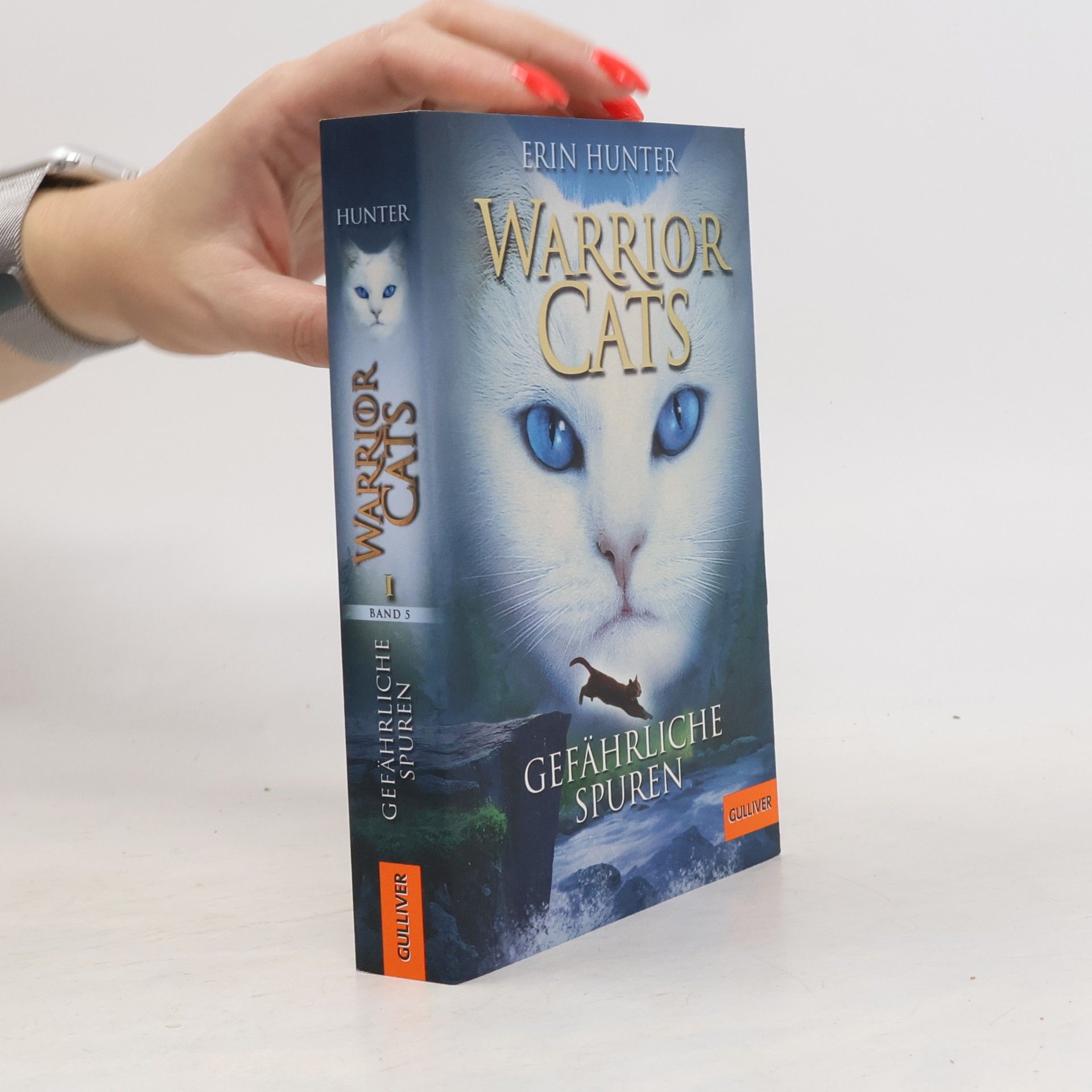 Erin Hunter Warrior Cats. Gefährliche Spuren