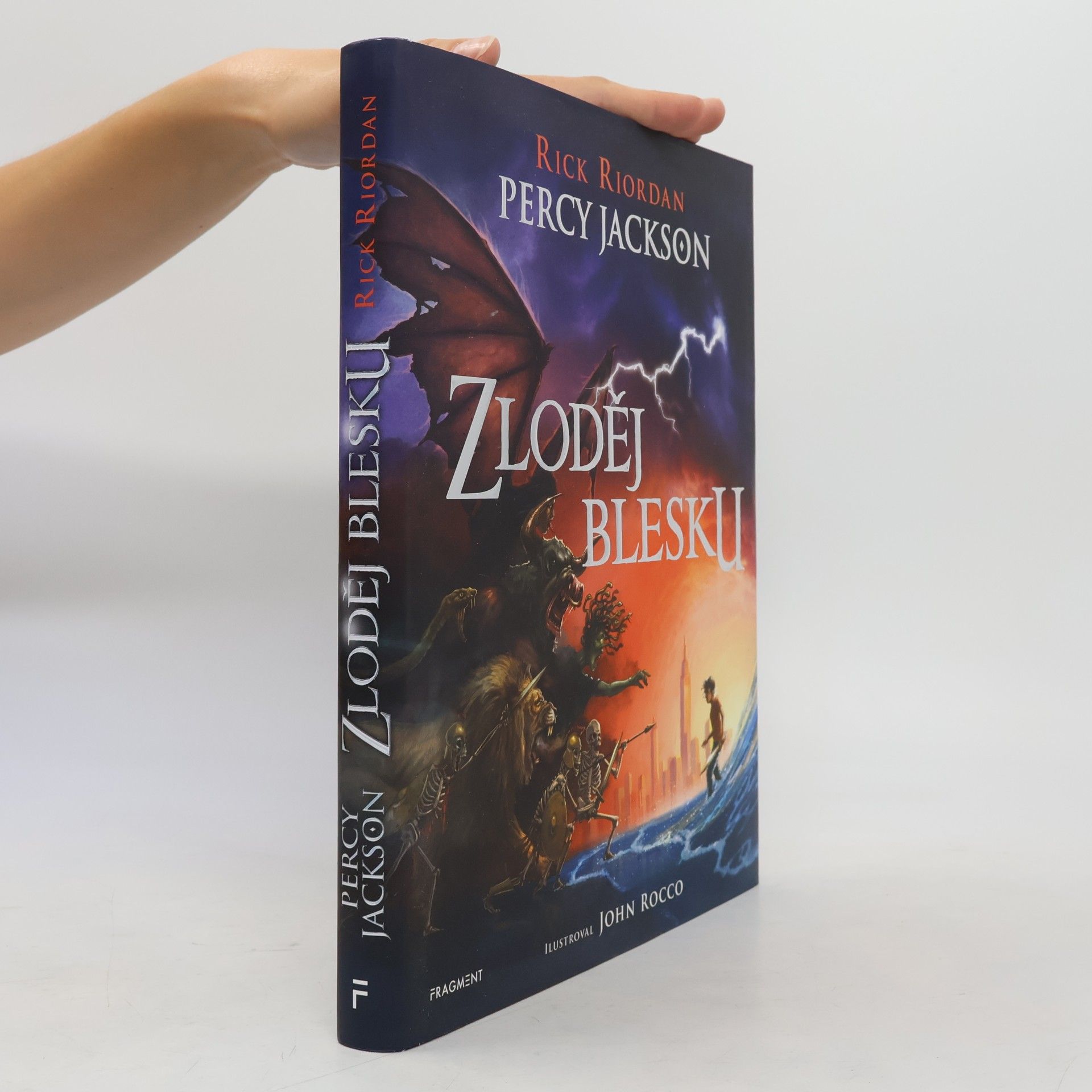 Rick Riordan Percy Jackson. Zloděj blesku