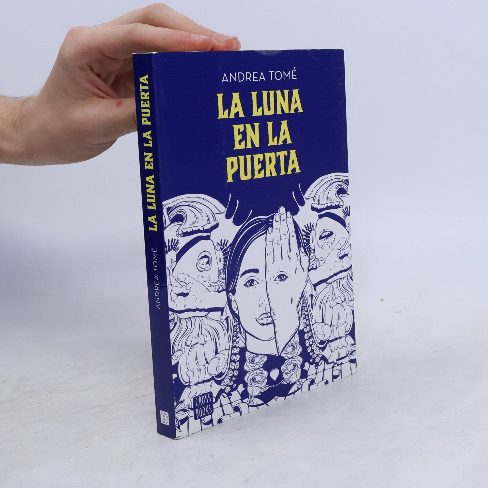 Andrea Tomé La luna en la puerta