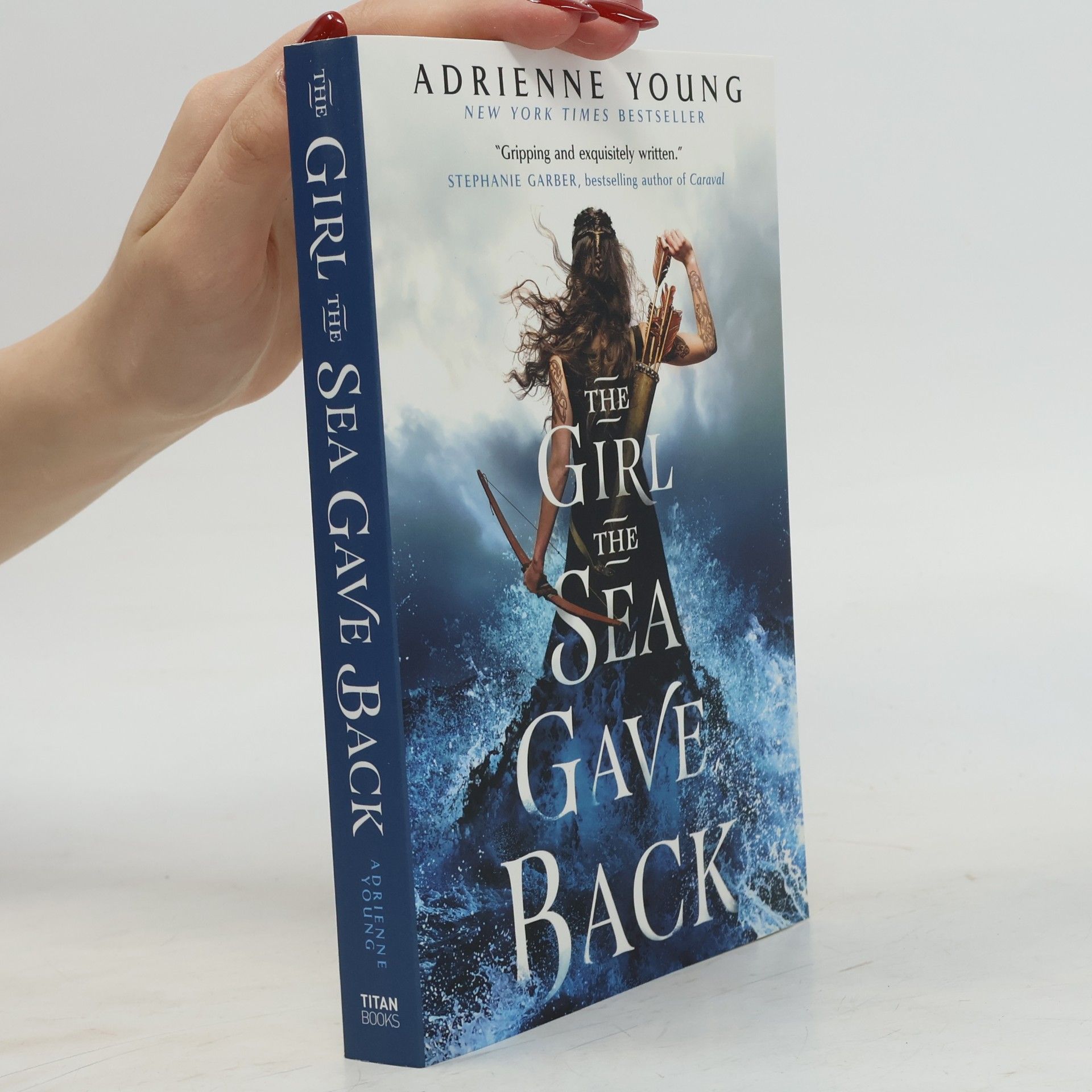 Adrienne Young The Girl The Sea Gave Back