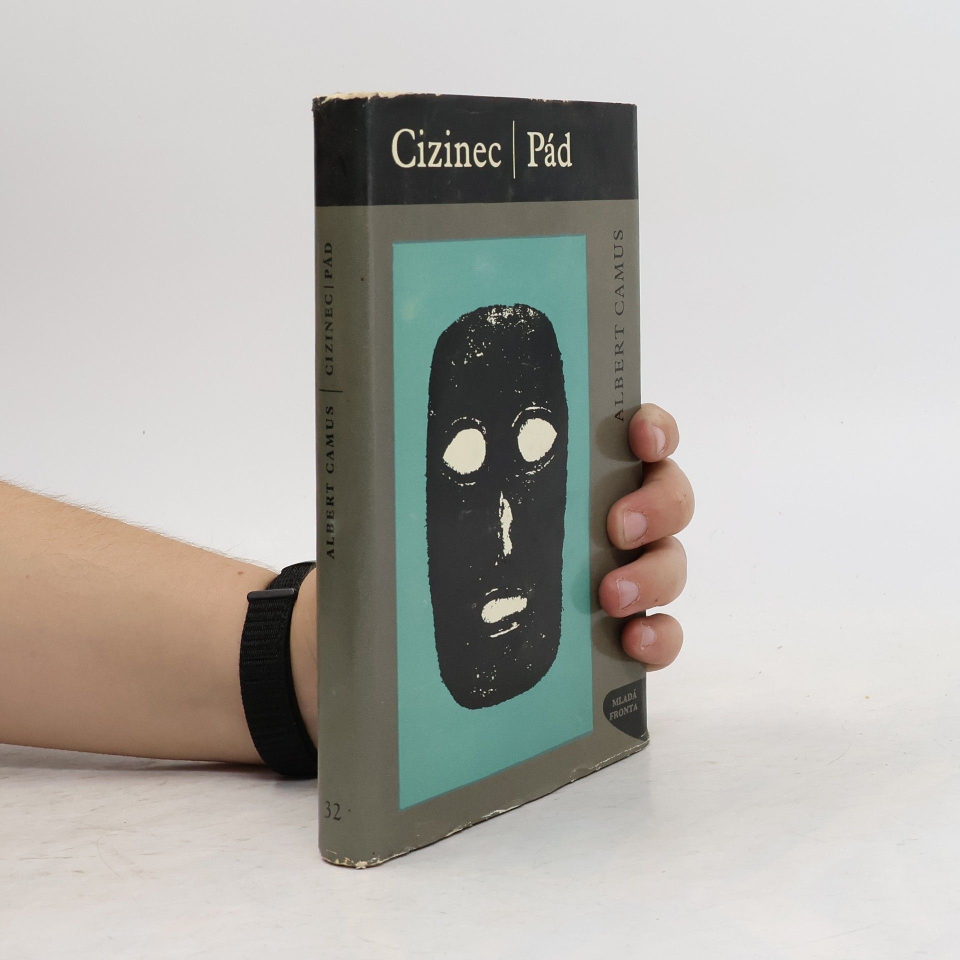 Albert Camus Cizinec. Pád